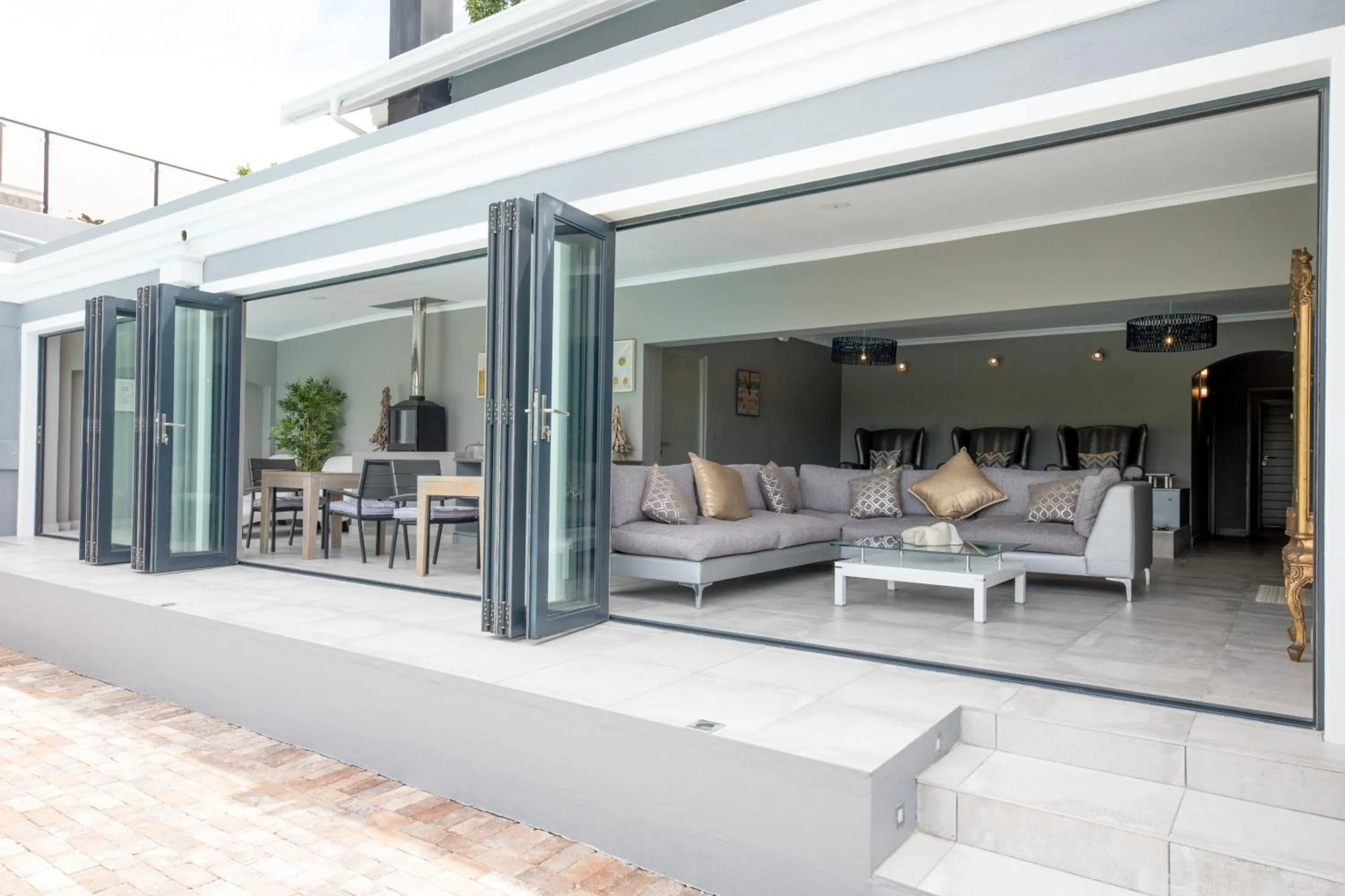 Communal lounge/ TV room in Silver Forest Boutique Hotel and Spa