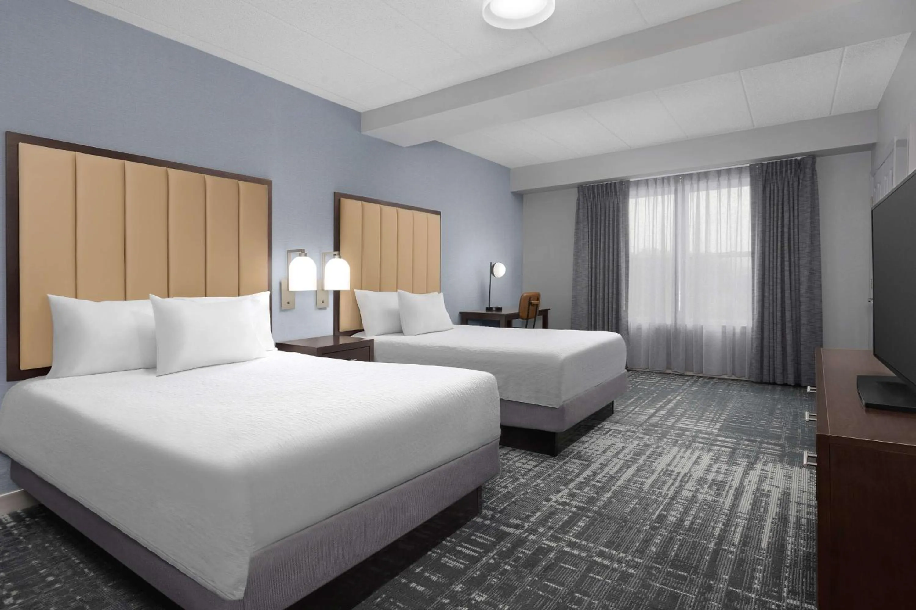 Bed in Homewood Suites by Hilton Reading-Wyomissing