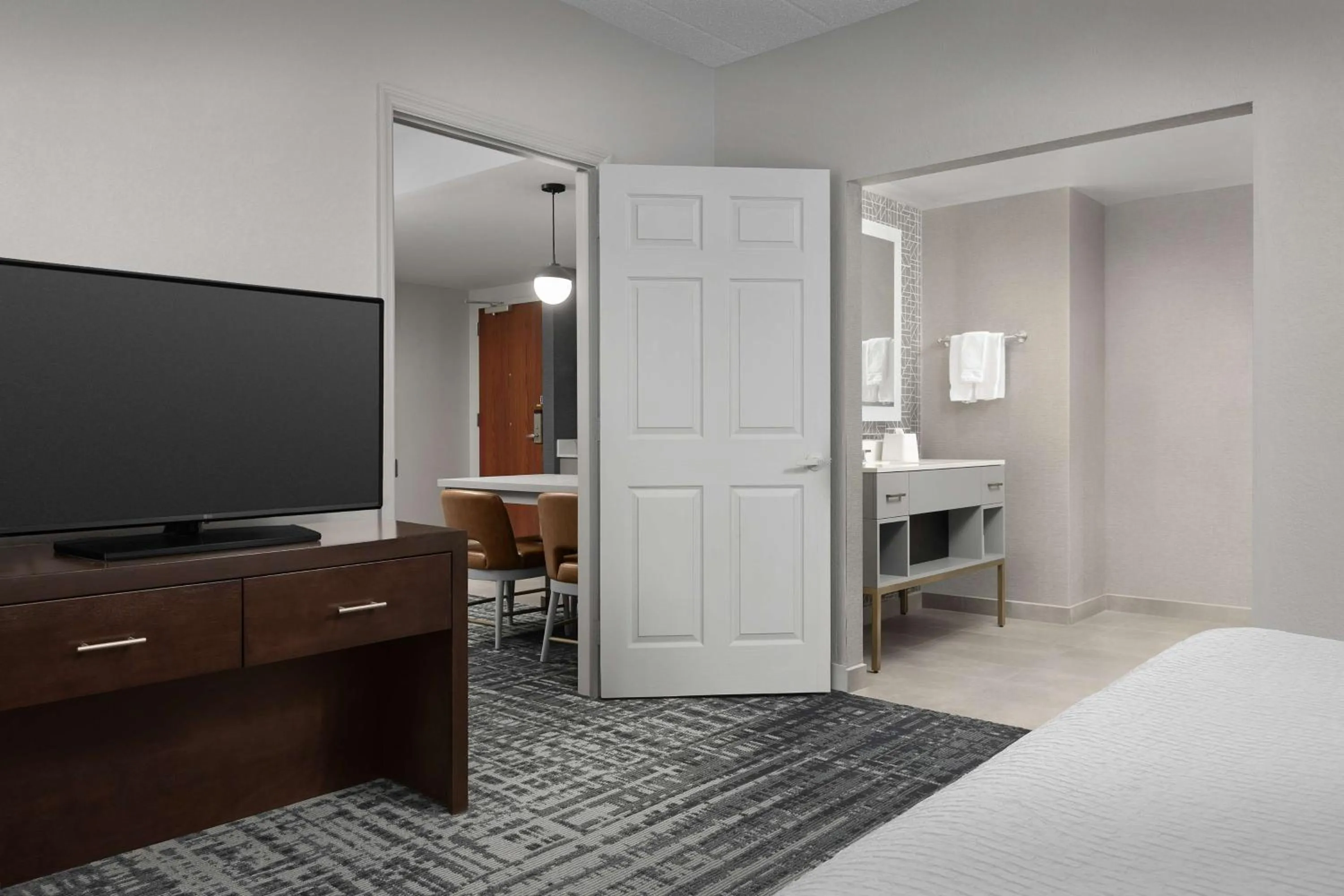 Bed in Homewood Suites by Hilton Reading-Wyomissing