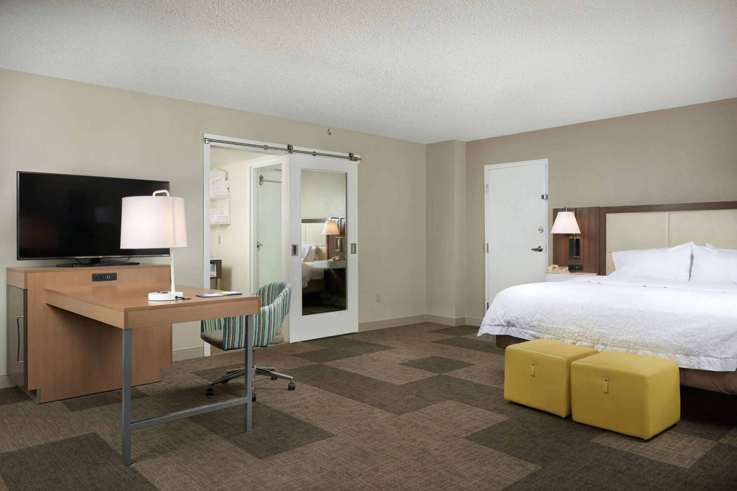 Bedroom, Bed in Hampton Inn Lake Havasu City