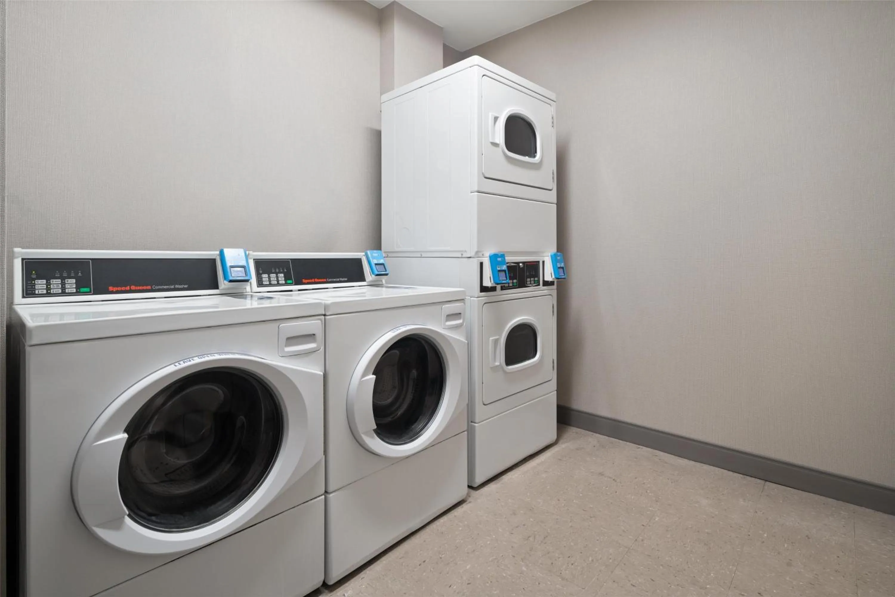 laundry in Hilton Garden Inn Richmond South/Southpark
