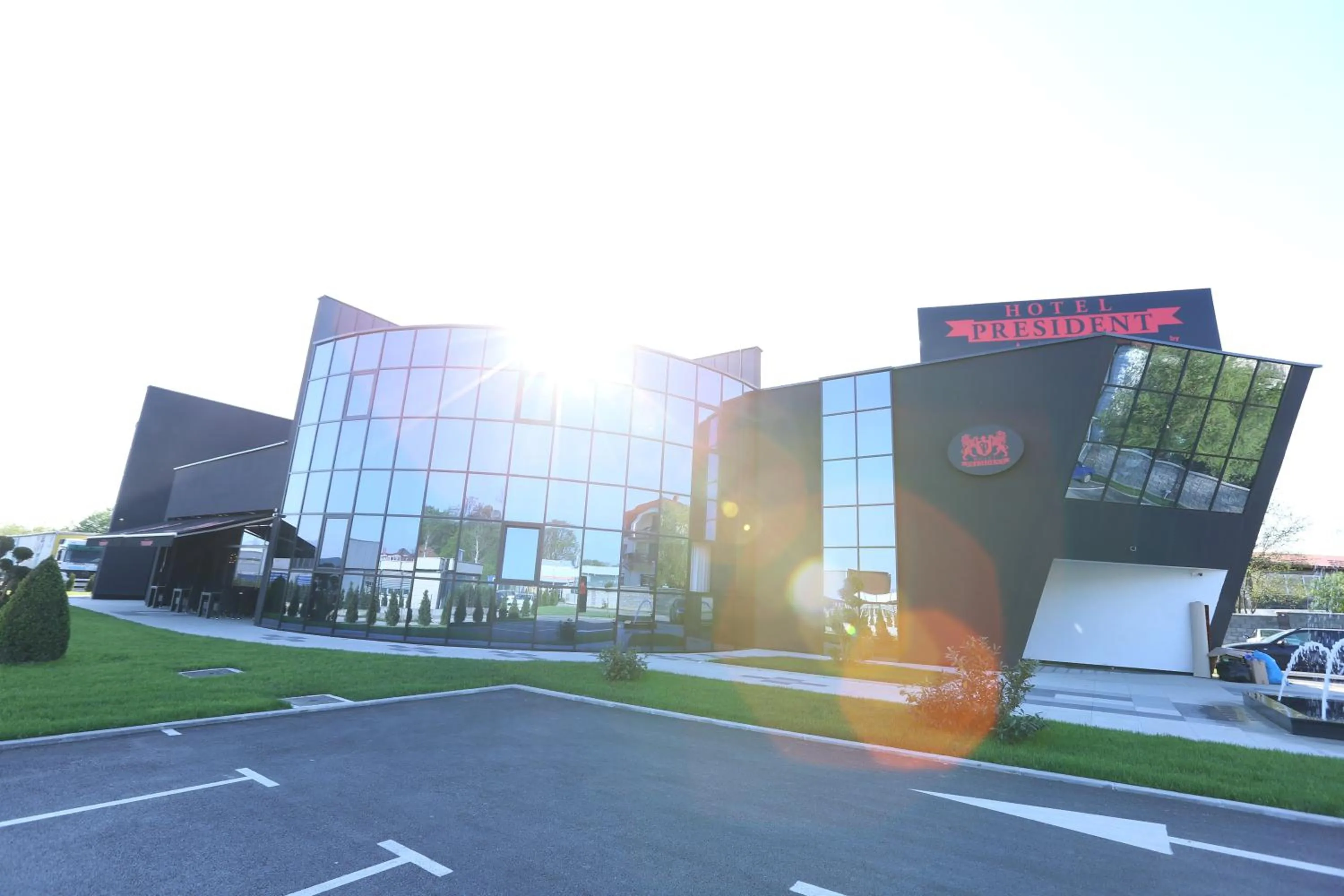 Property building in Hotel Exclusive President