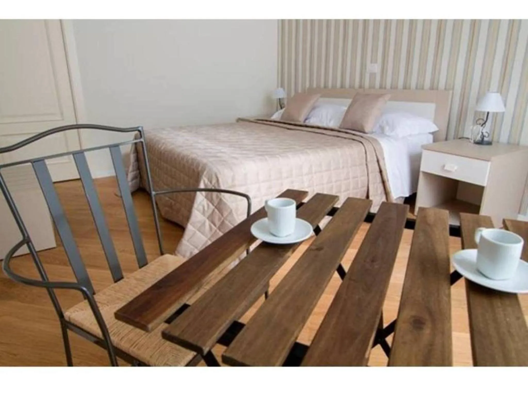 Coffee/tea facilities, Bed in B&B Fighera