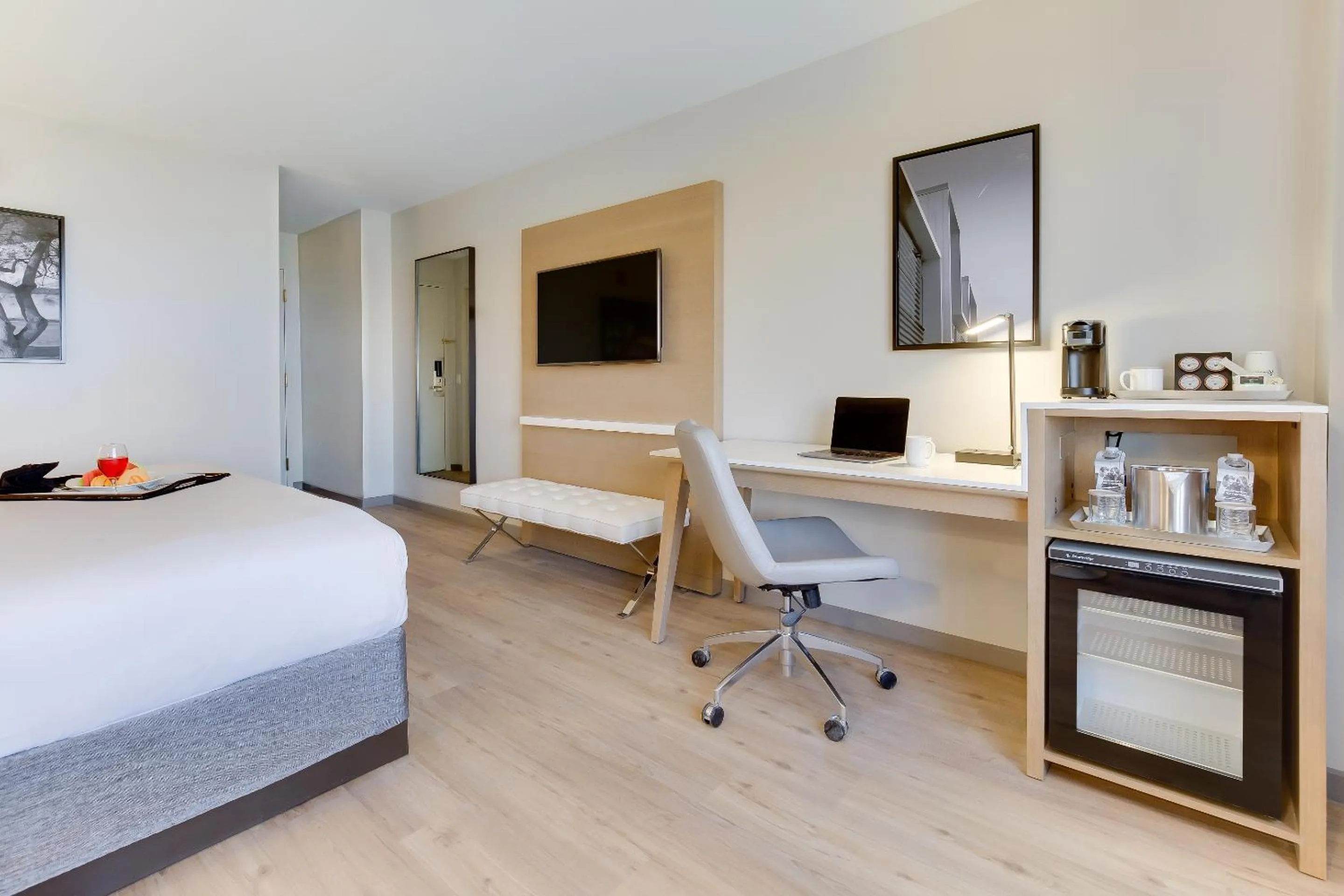 Bedroom, Bed in Radisson Hotel Nashville Airport