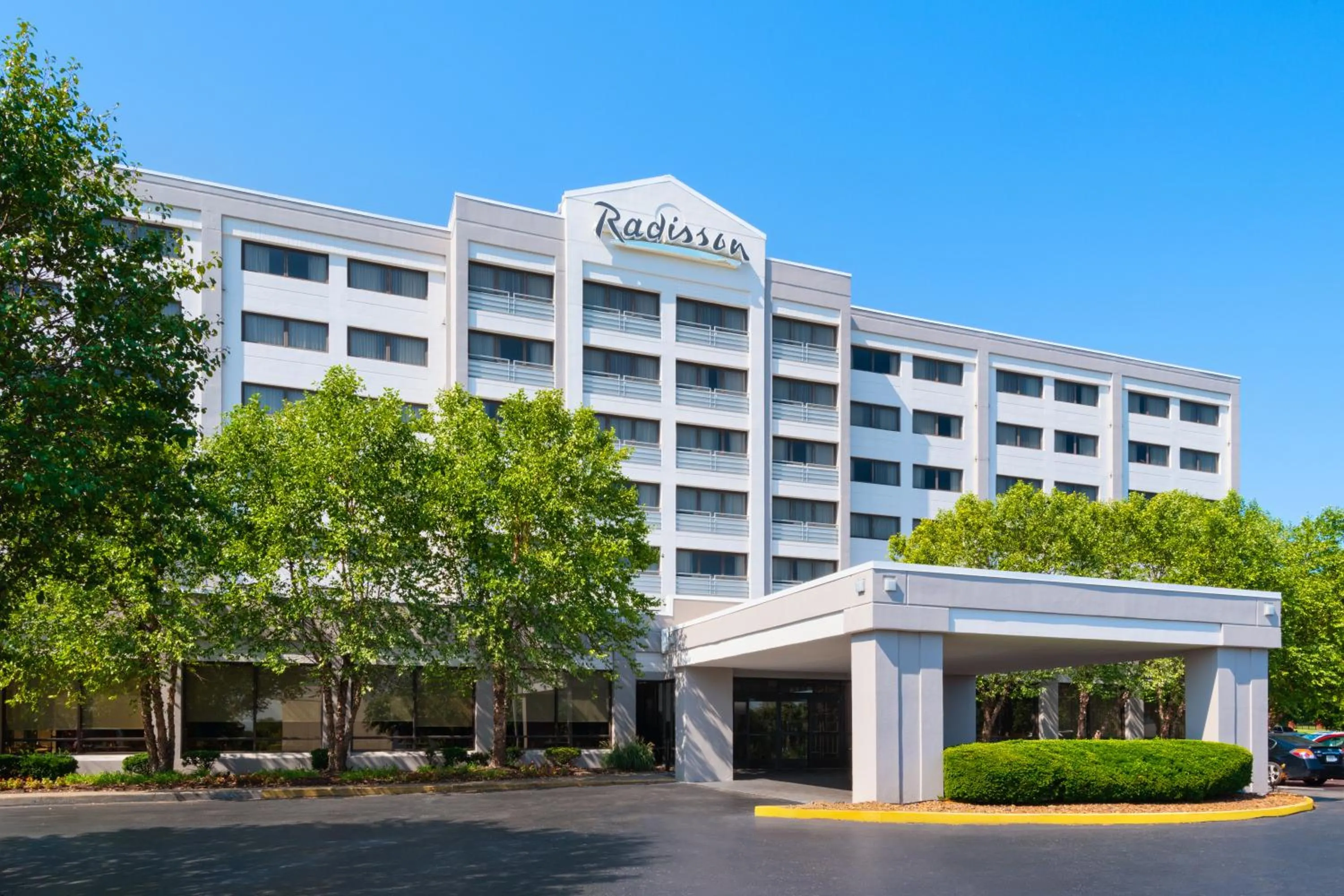 Facade/entrance in Radisson Hotel Nashville Airport