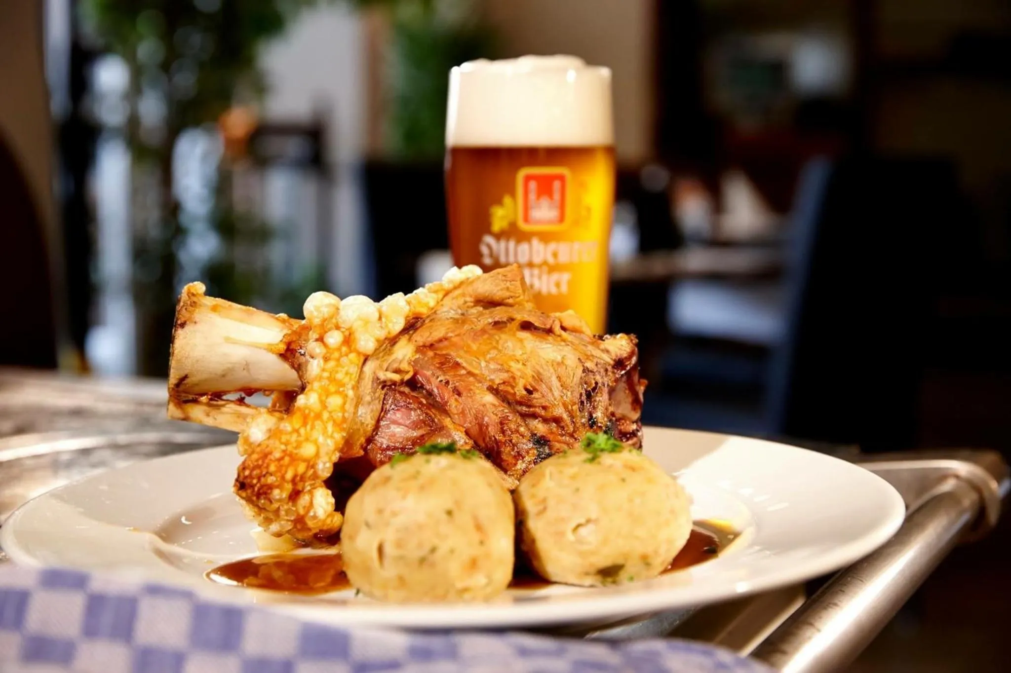 Food and drinks in AKZENT Brauerei Hotel Hirsch