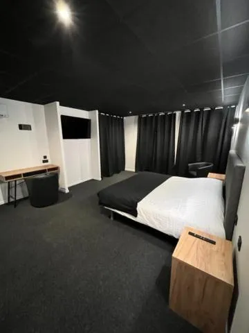 Bed in Hotel La Basilique