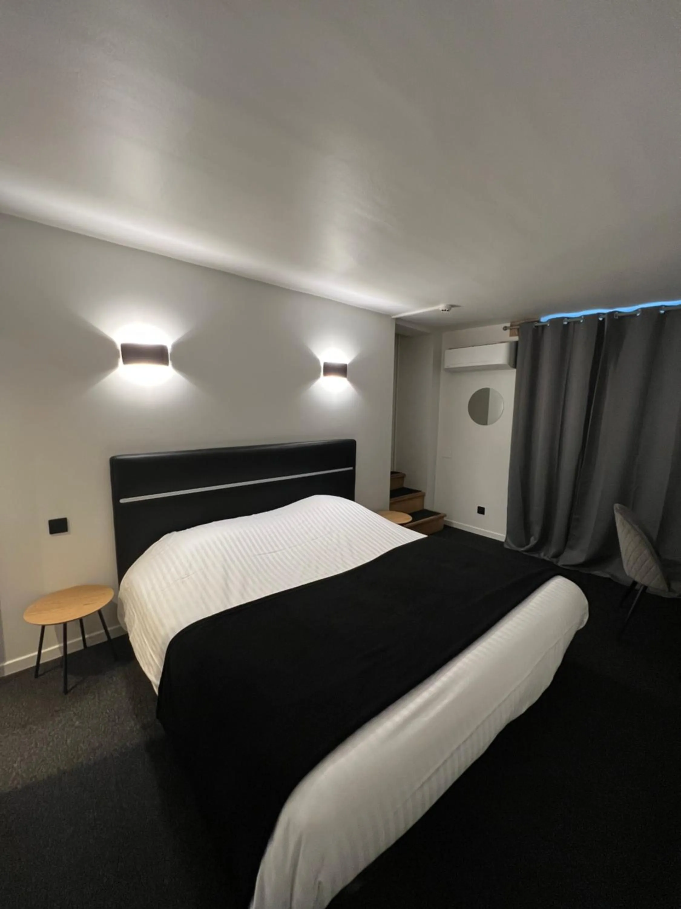 Bed in Hotel La Basilique