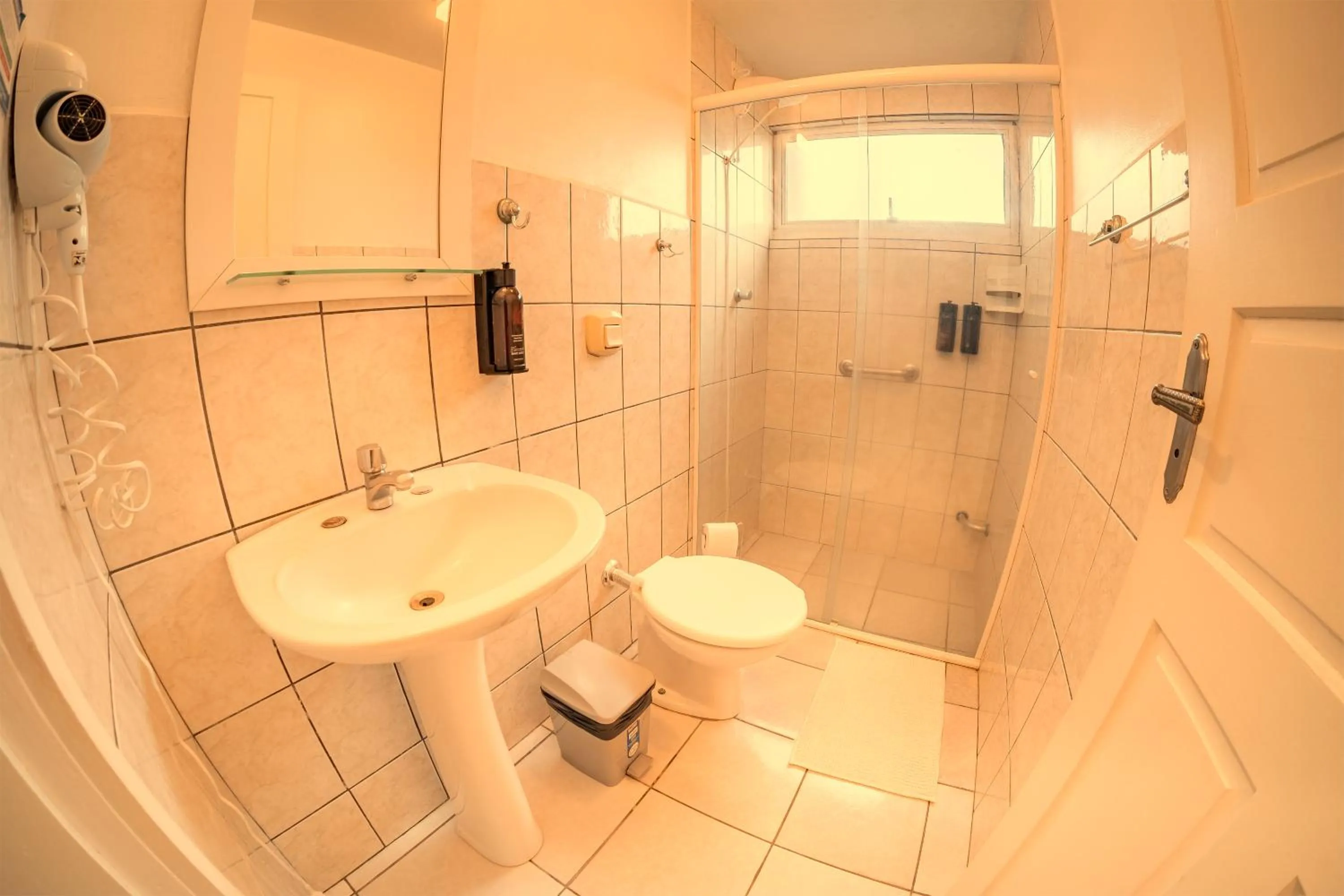 Shower in Cabanas Termas Hotel