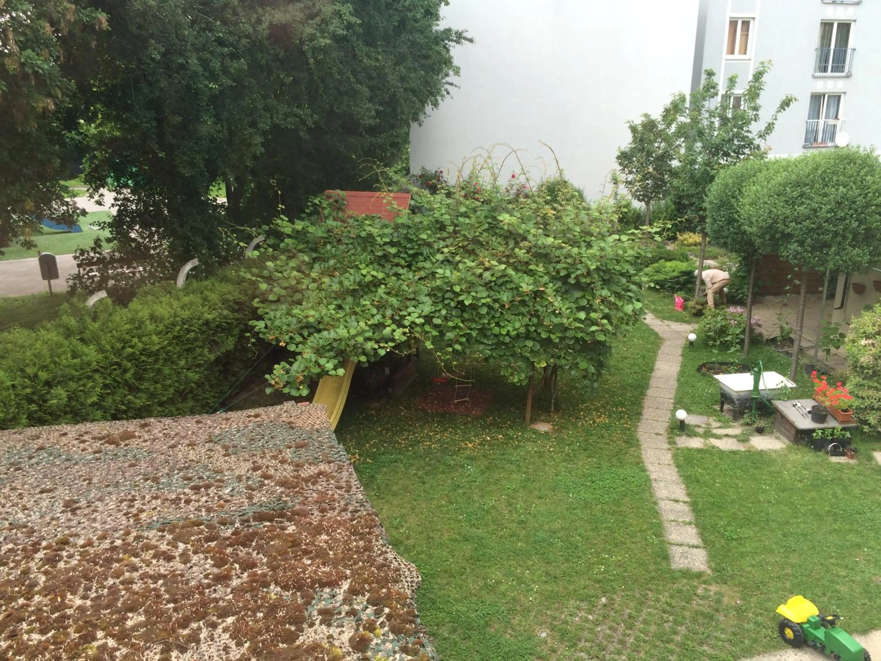 Garden view in Leopoldauer Apartment