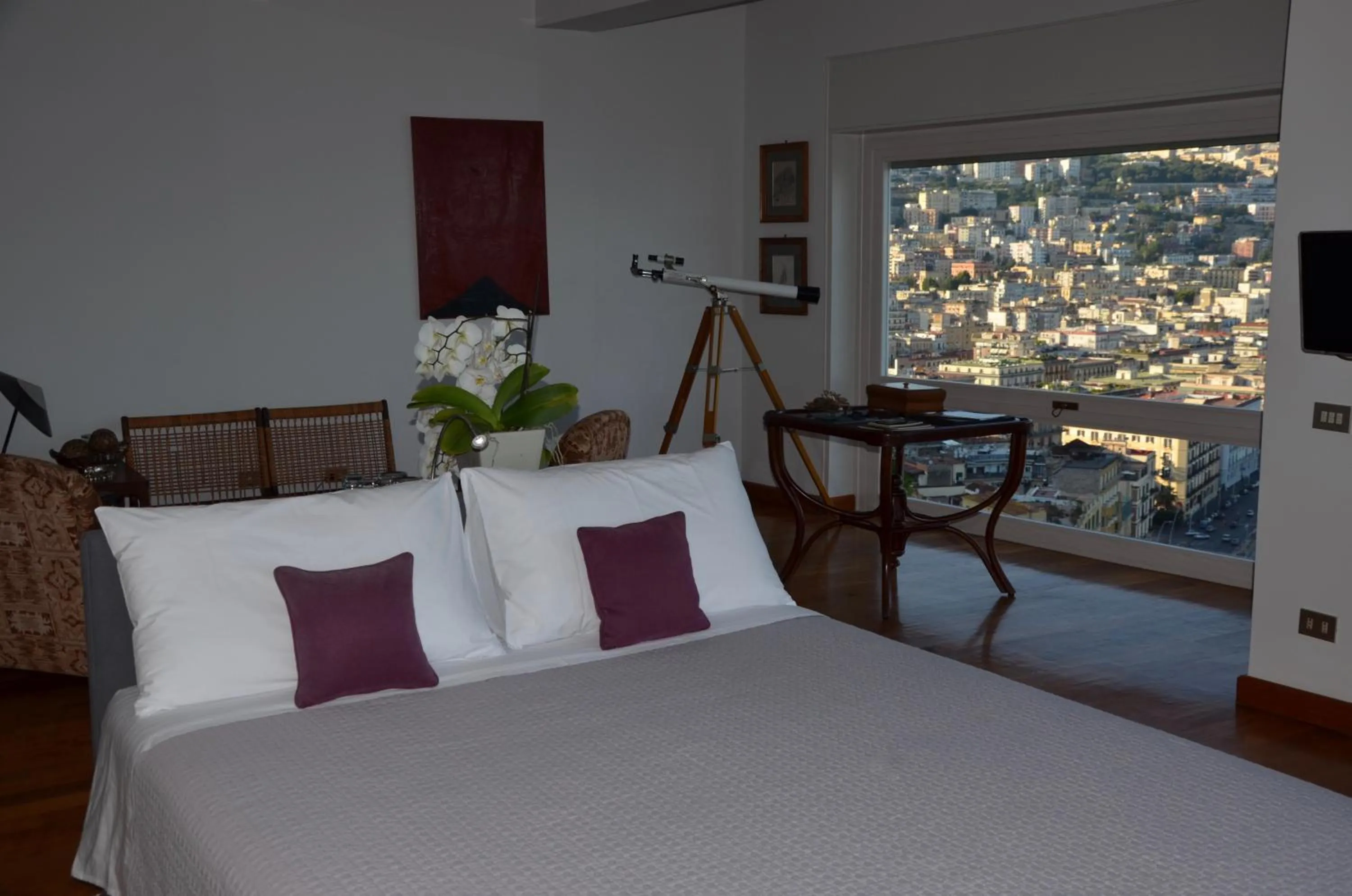 Property building, Bed in Suite 52