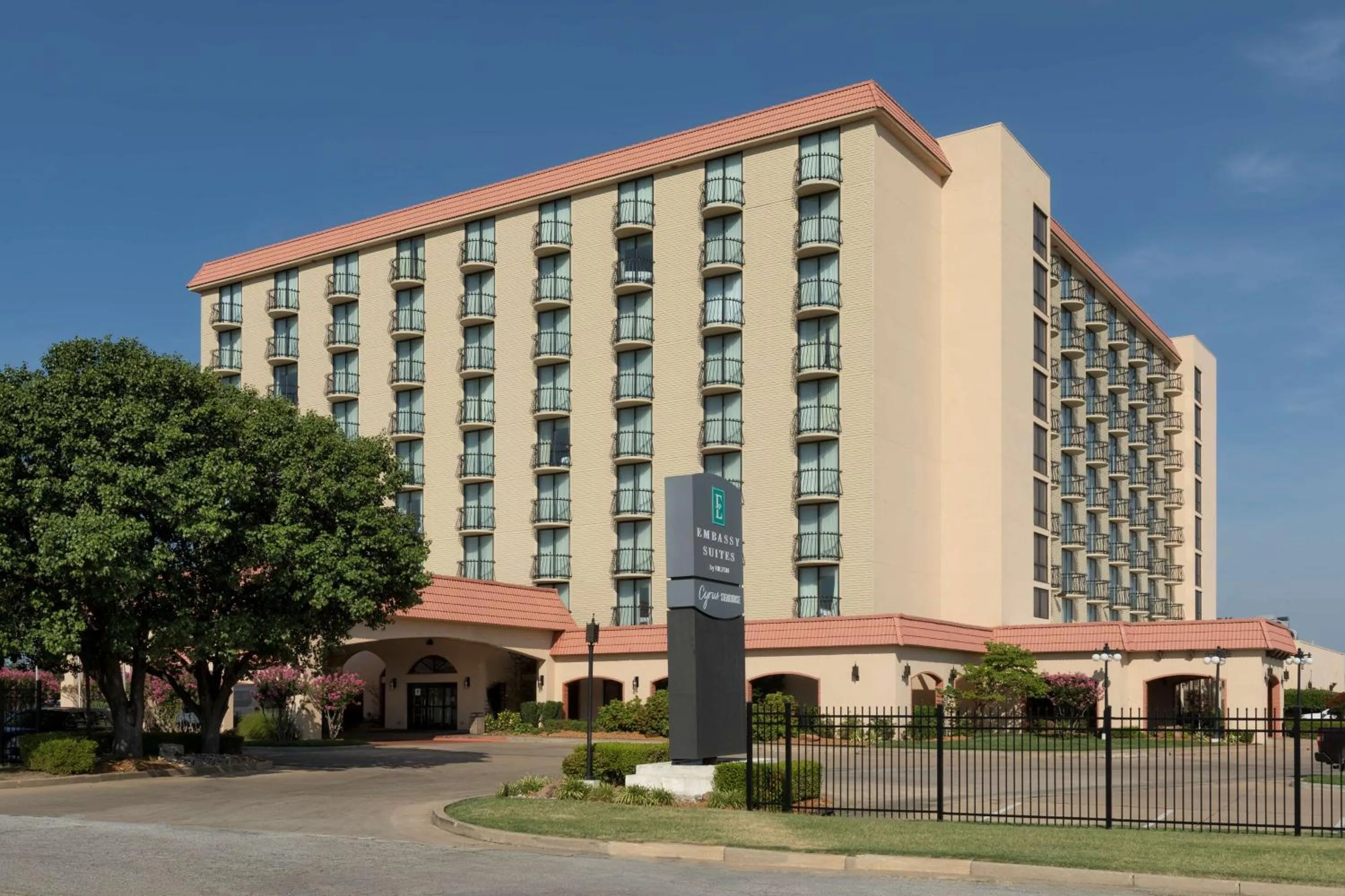 Property building in Embassy Suites by Hilton Tulsa I-44