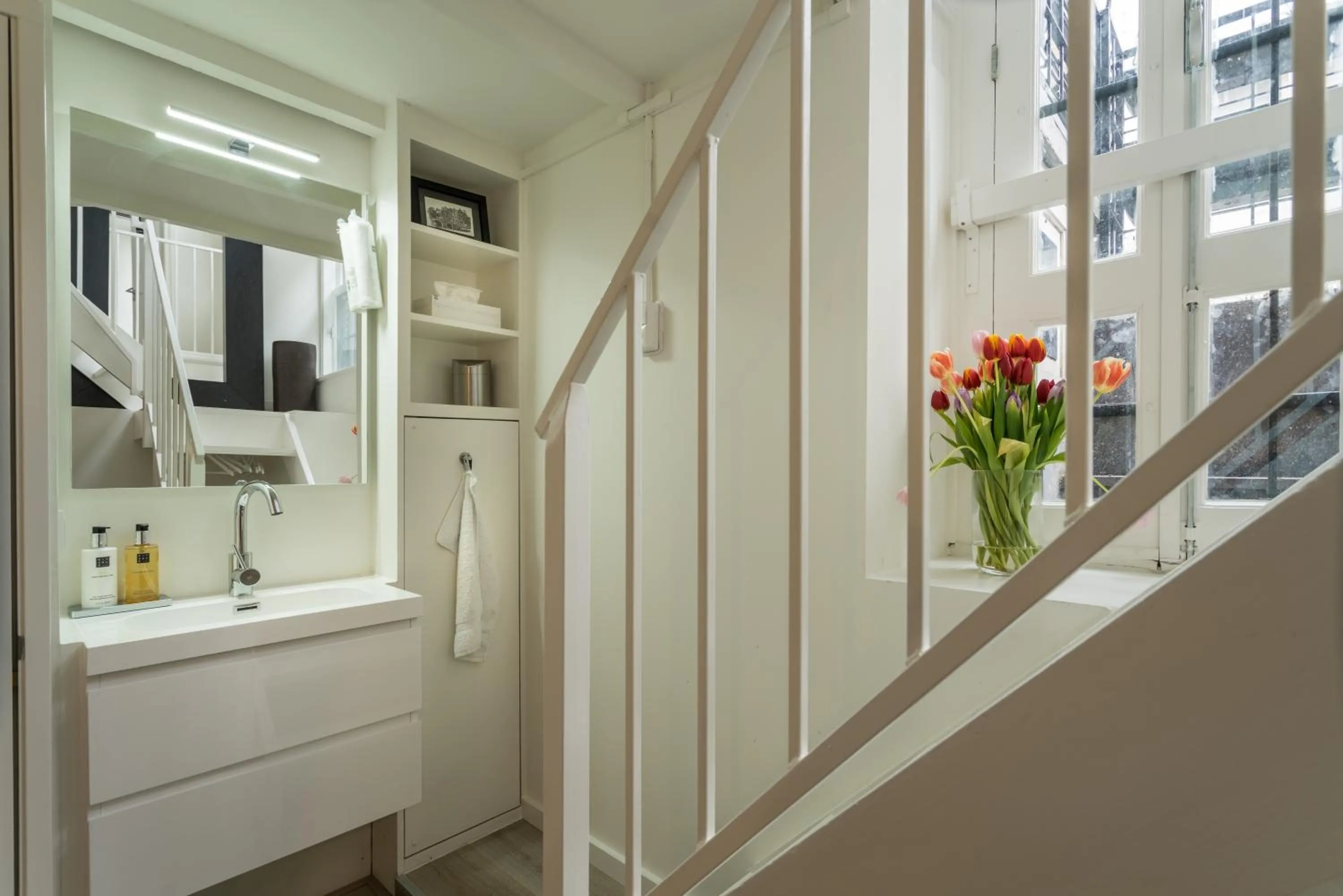 Luxury Flower Market Apartment