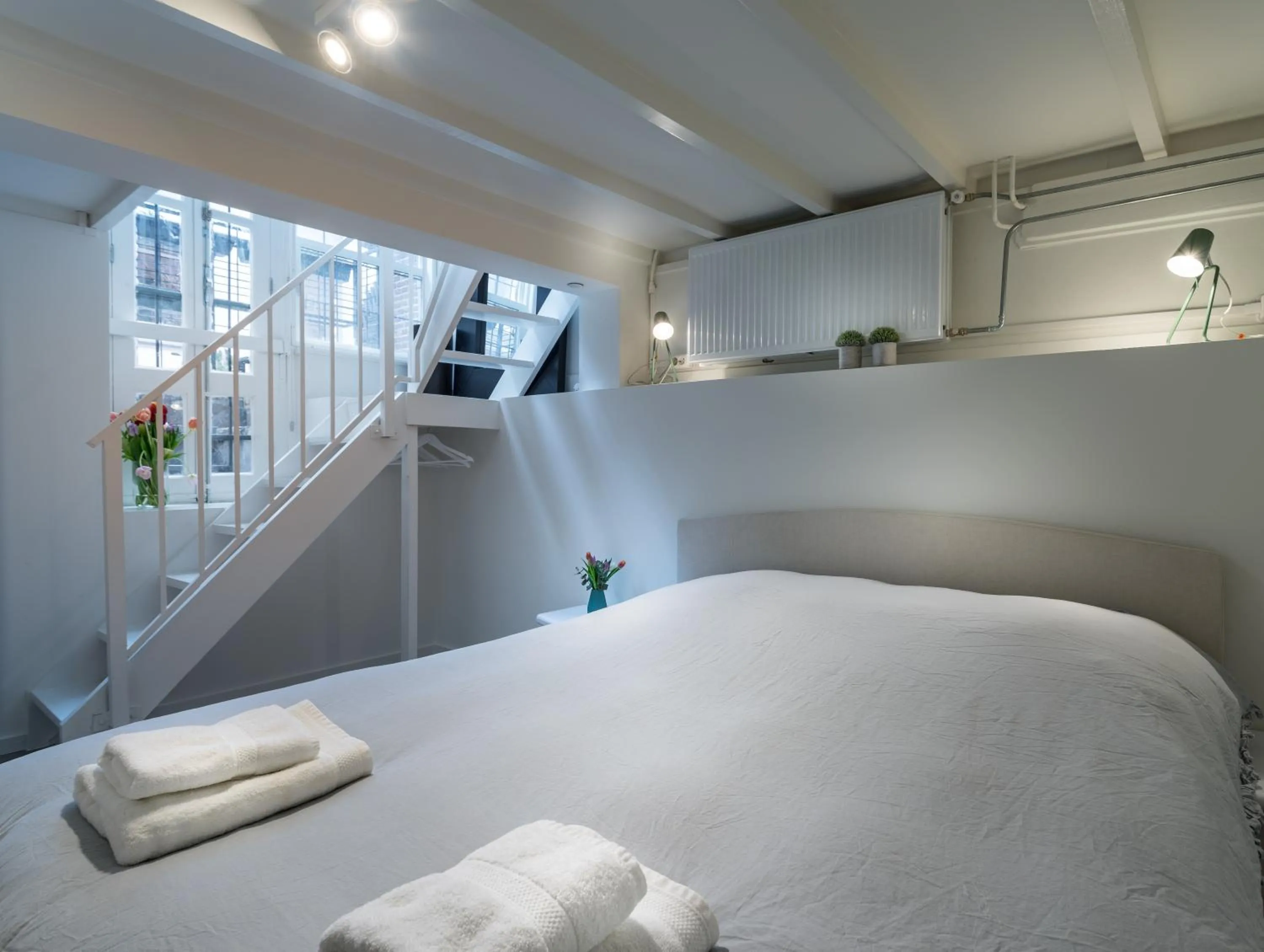 Luxury Flower Market Apartment
