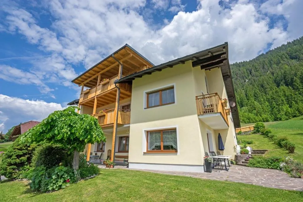 Property building in Haus Lackner am Weissensee in Kärnten