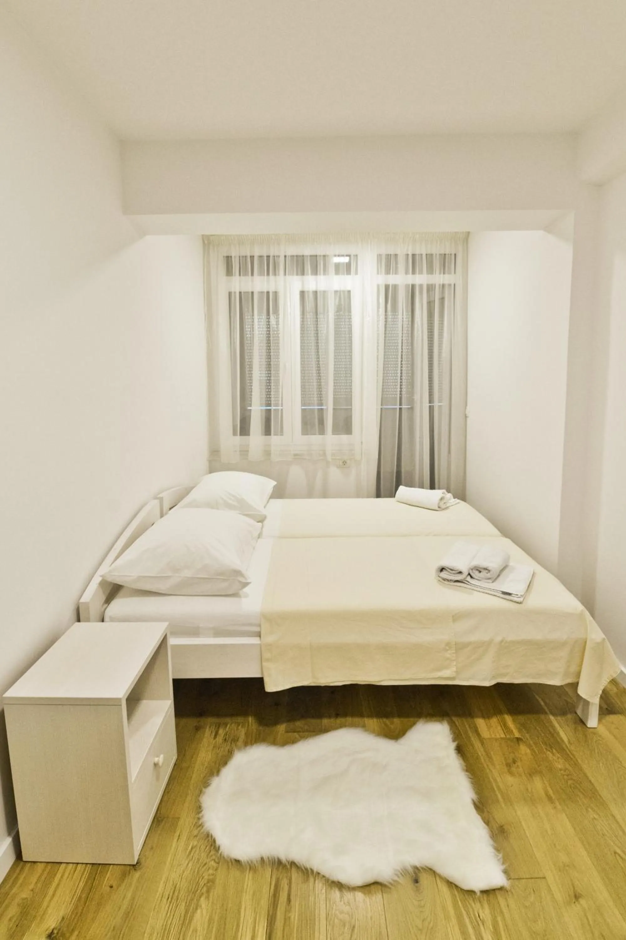 Bedroom, Bed in Apartment Domalu Old Town