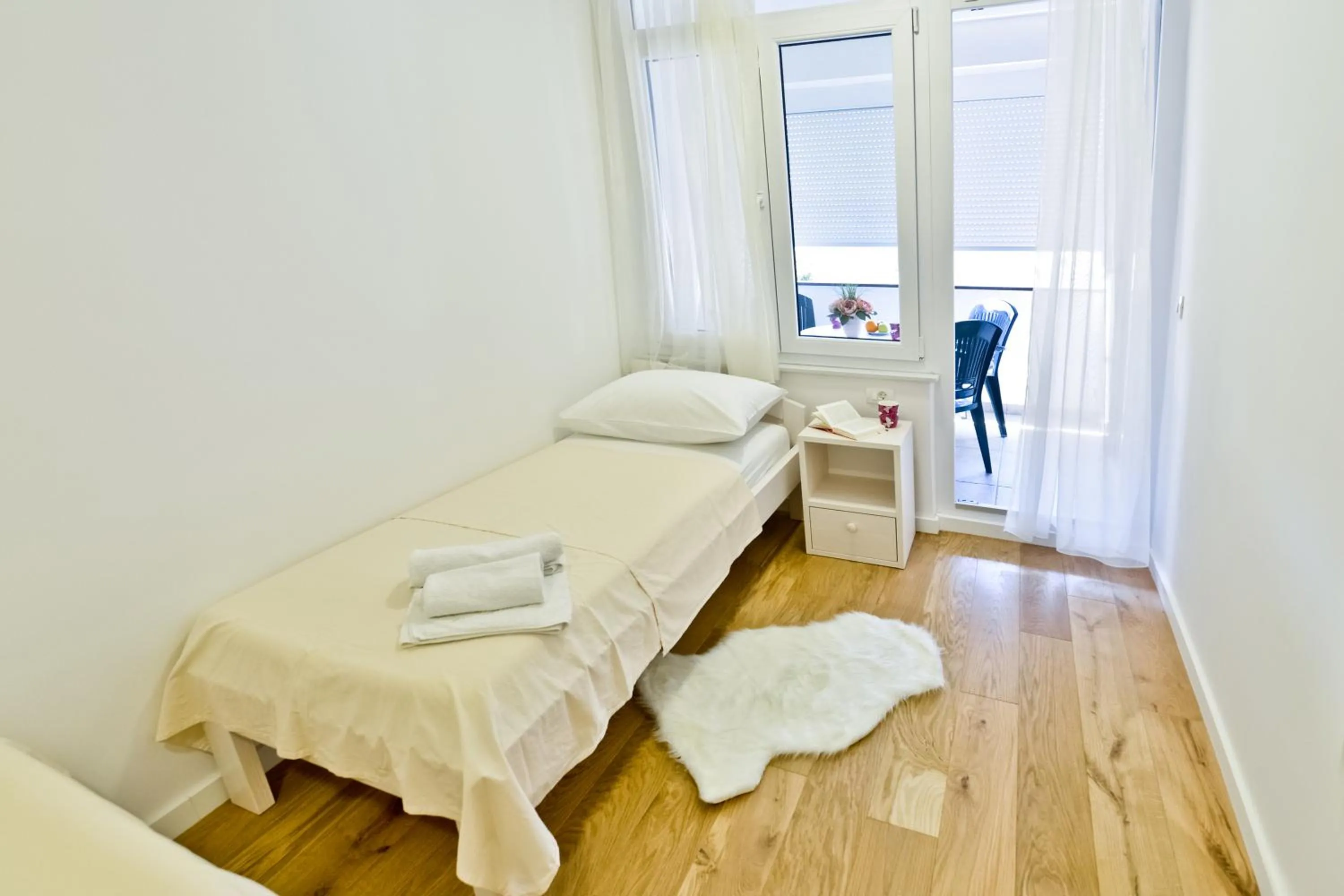 Bedroom, Bed in Apartment Domalu Old Town