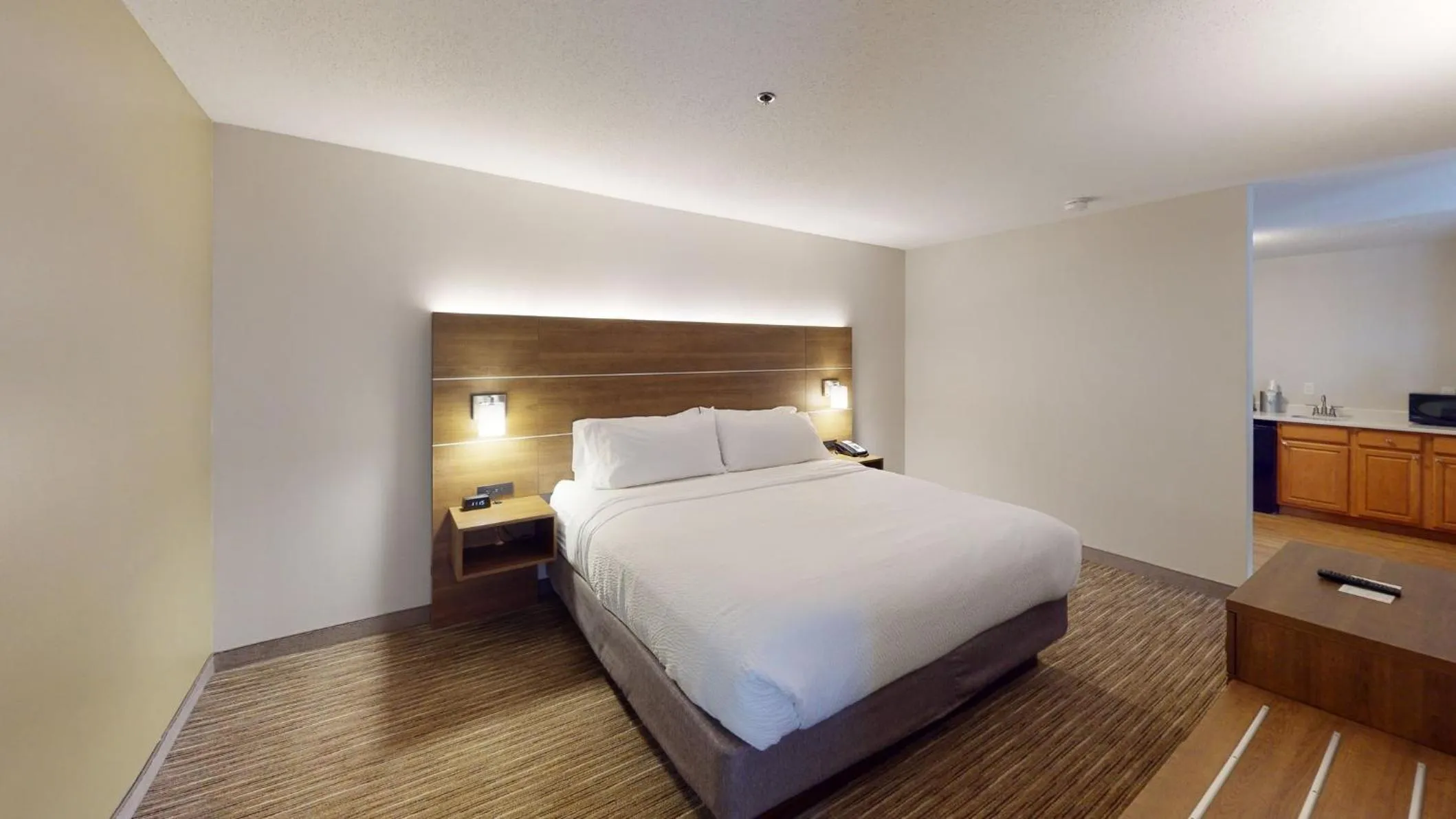 Photo of the whole room, Bed in Holiday Inn Express South Burlington by IHG