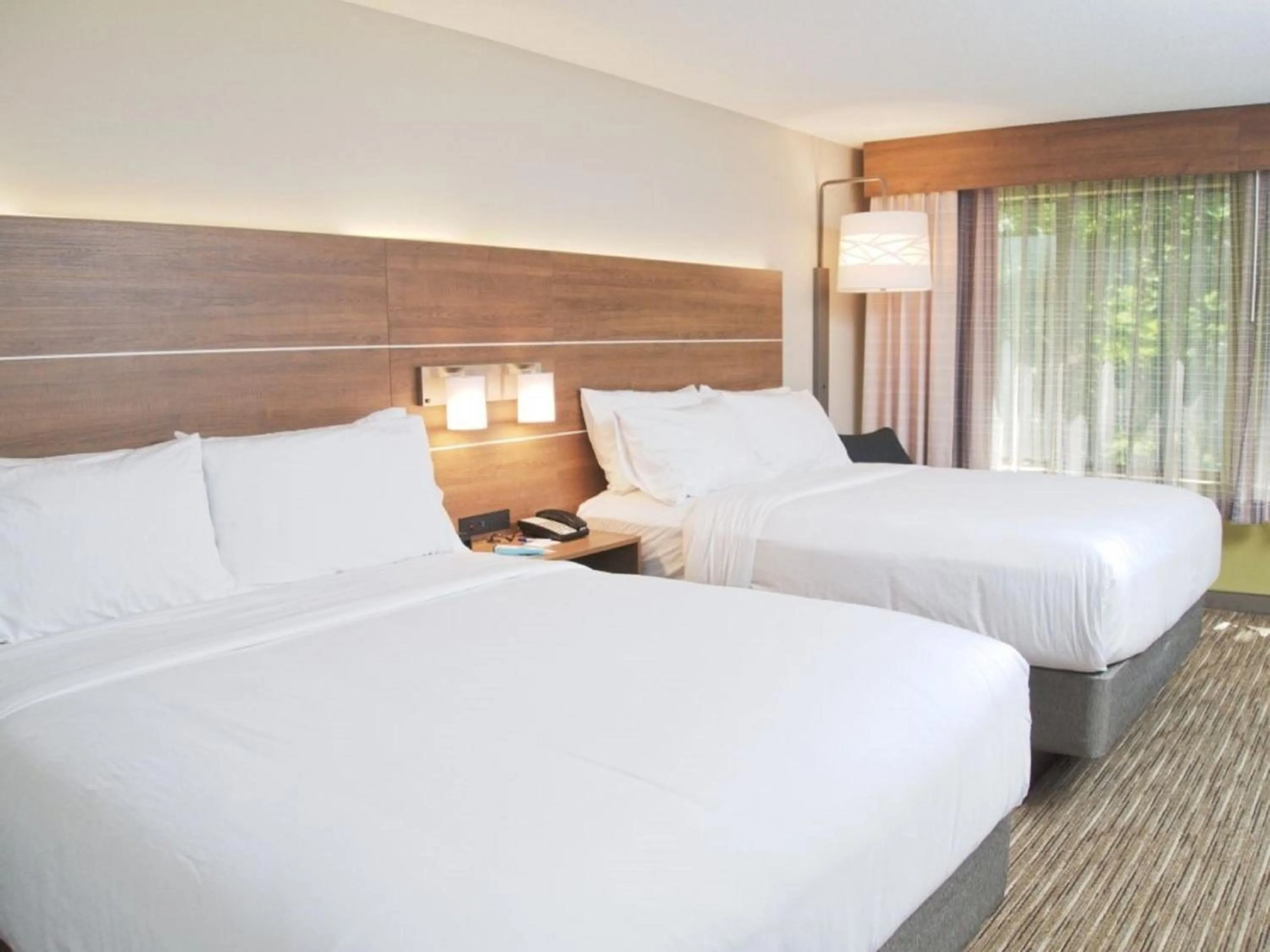 Photo of the whole room, Bed in Holiday Inn Express South Burlington by IHG