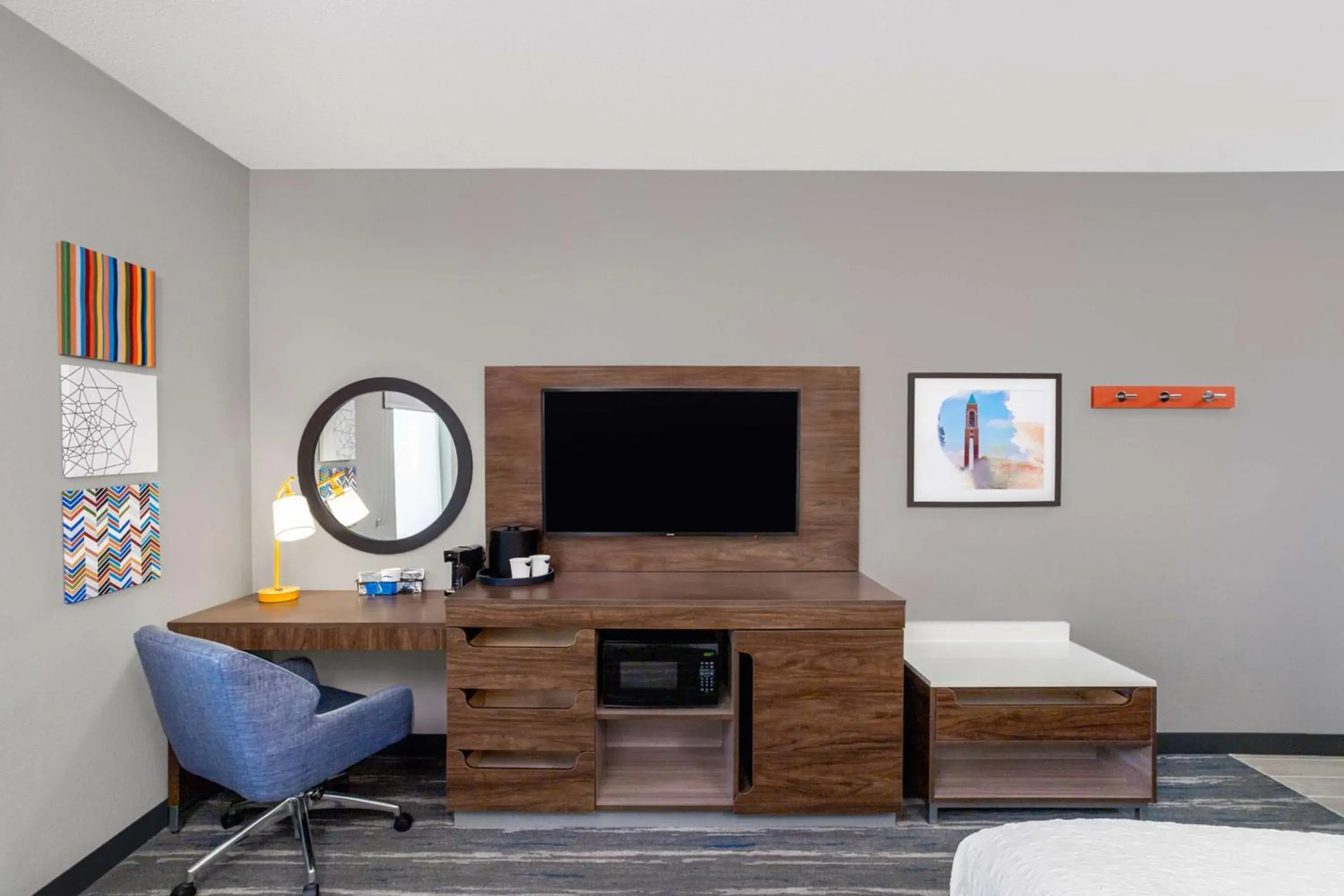 King Room with King Bed - Non-Smoking in Hampton Inn & Suites Muncie King Room with King Bed - Non-Smoking in Hampton Inn & Suites Muncie