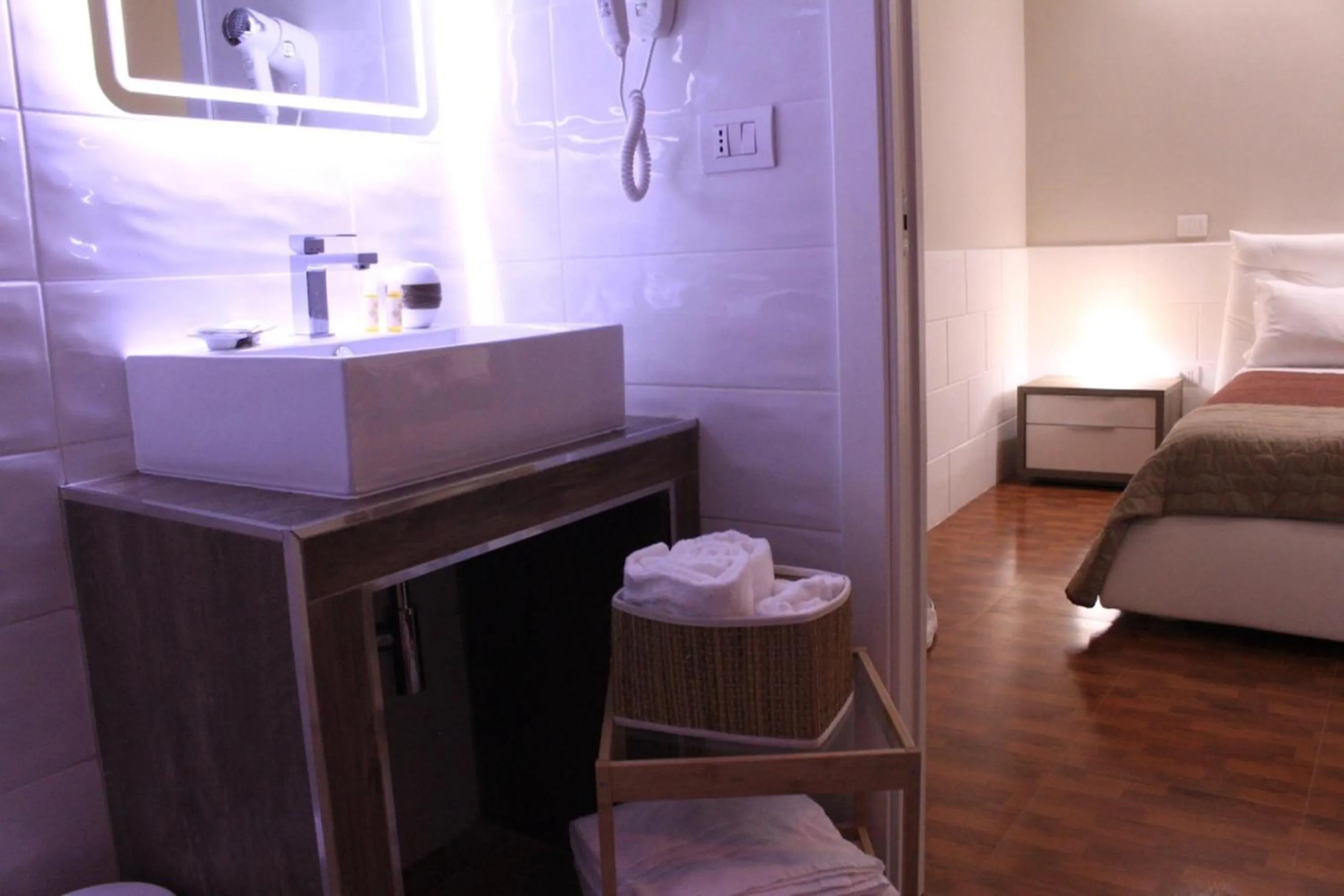 Bathroom, Bed in Gazebo Rooms