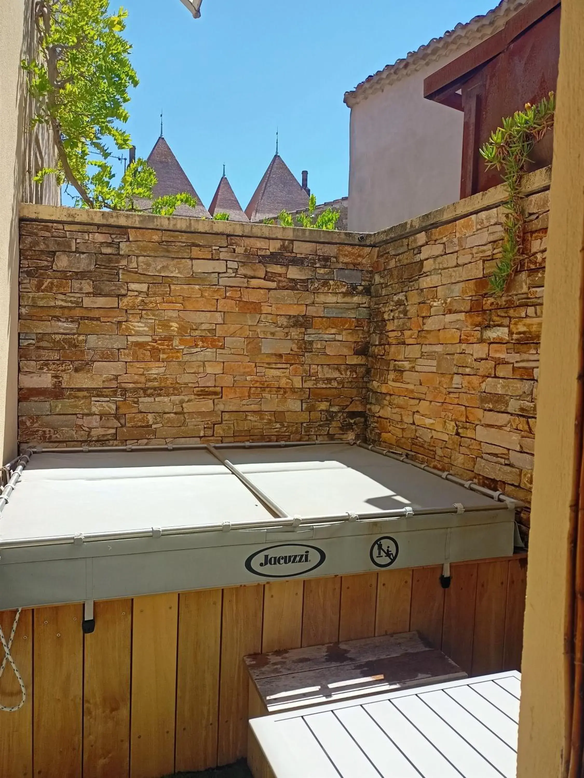 un gîte dans la cité un gîte dans la cité