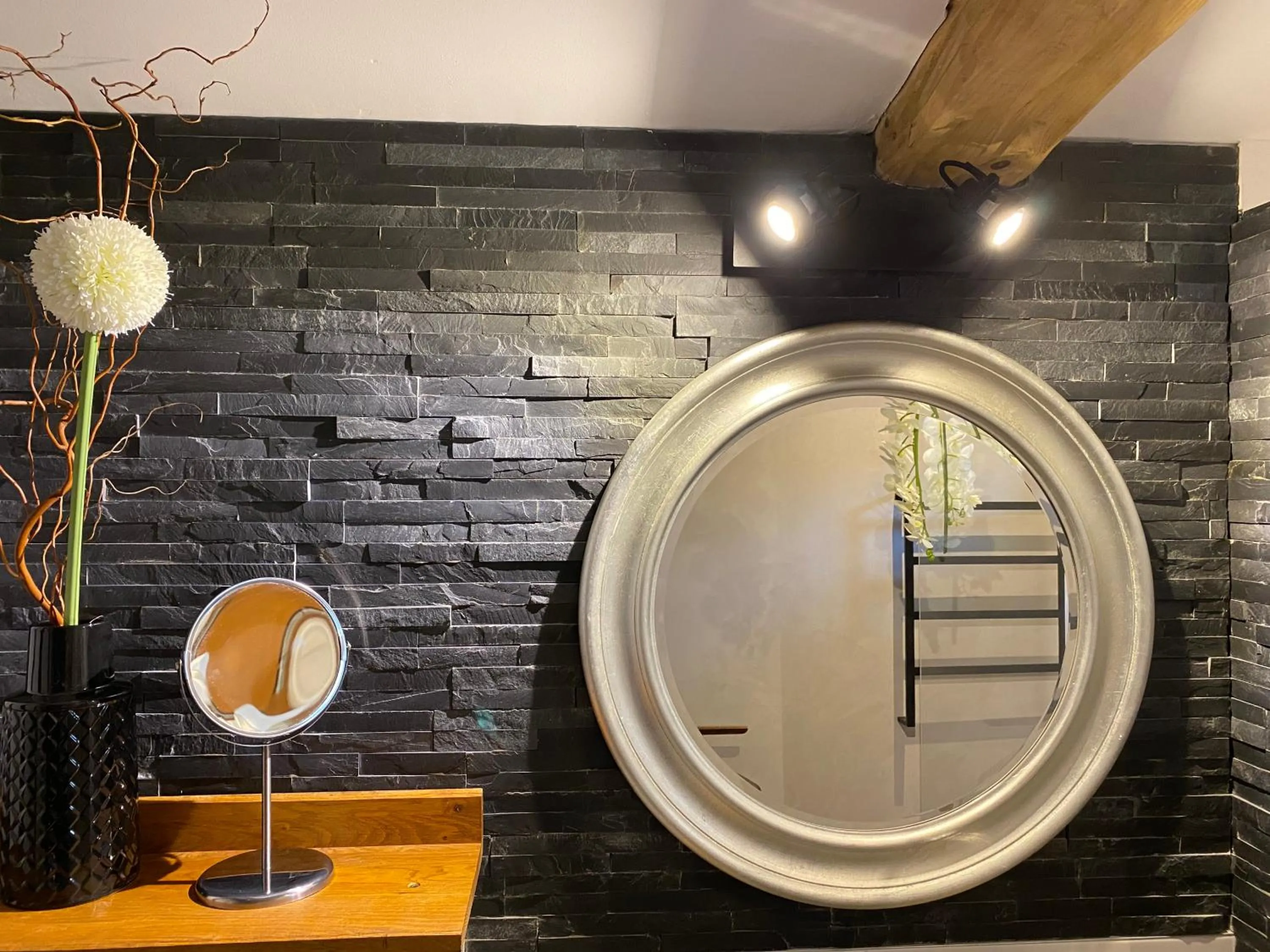 Shower in Le Maskalou