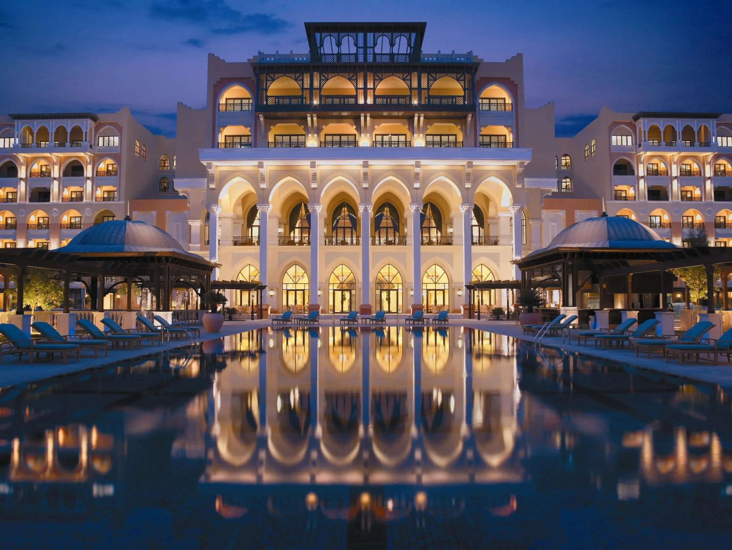 Facade/entrance in Shangri-La Qaryat Al Beri, Abu Dhabi