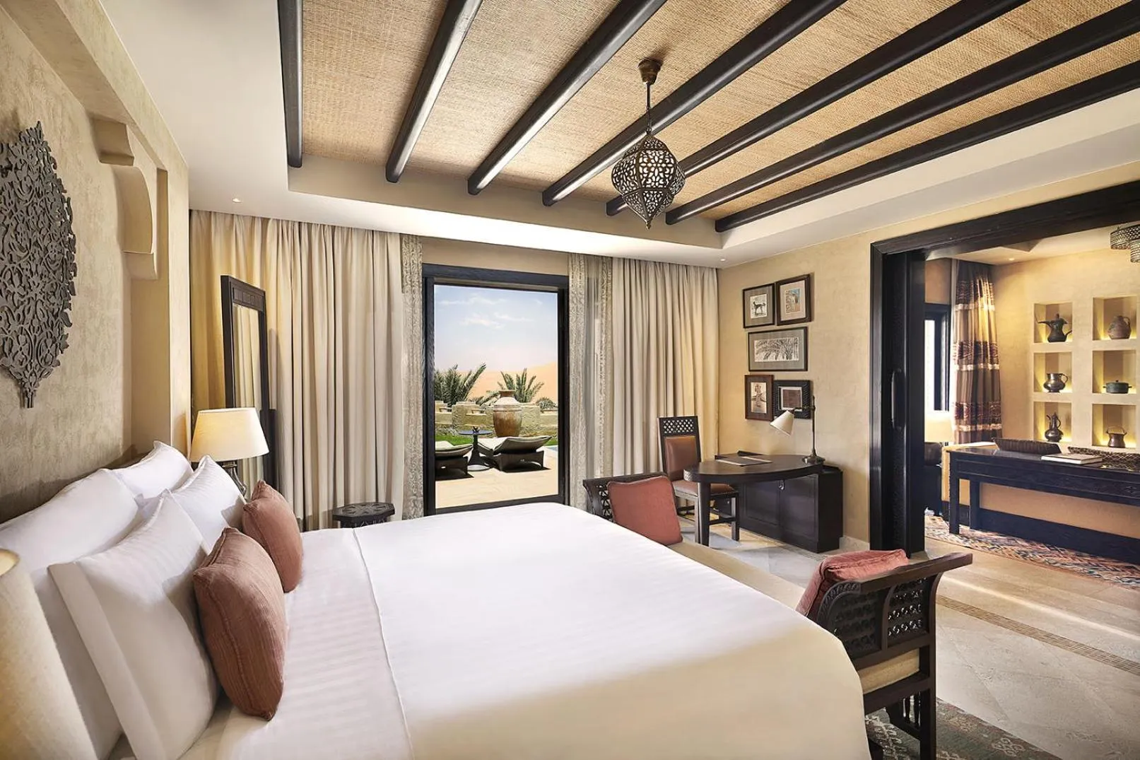 Bedroom, Bed in Anantara Qasr al Sarab Desert Resort