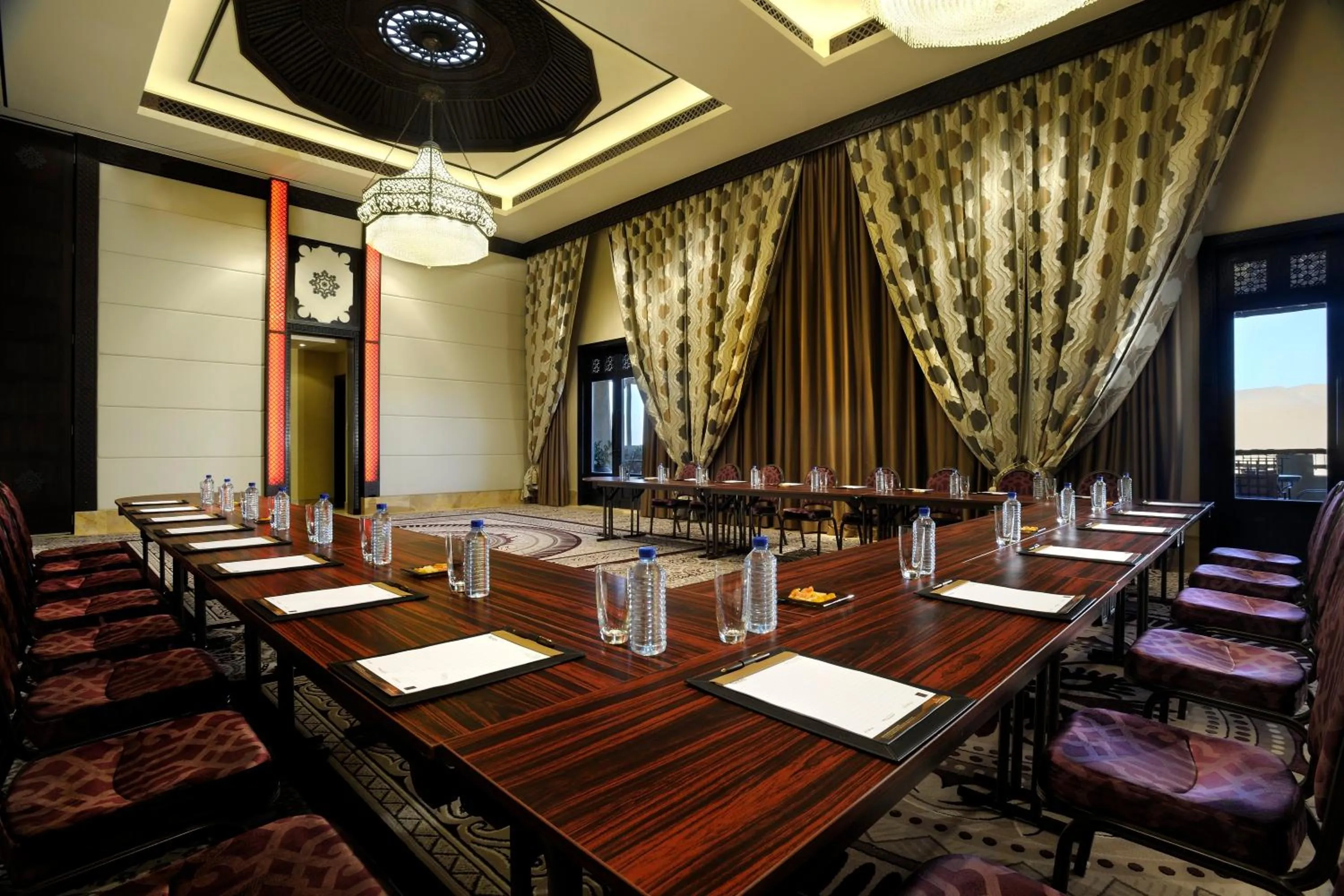 Business facilities in Anantara Qasr al Sarab Desert Resort