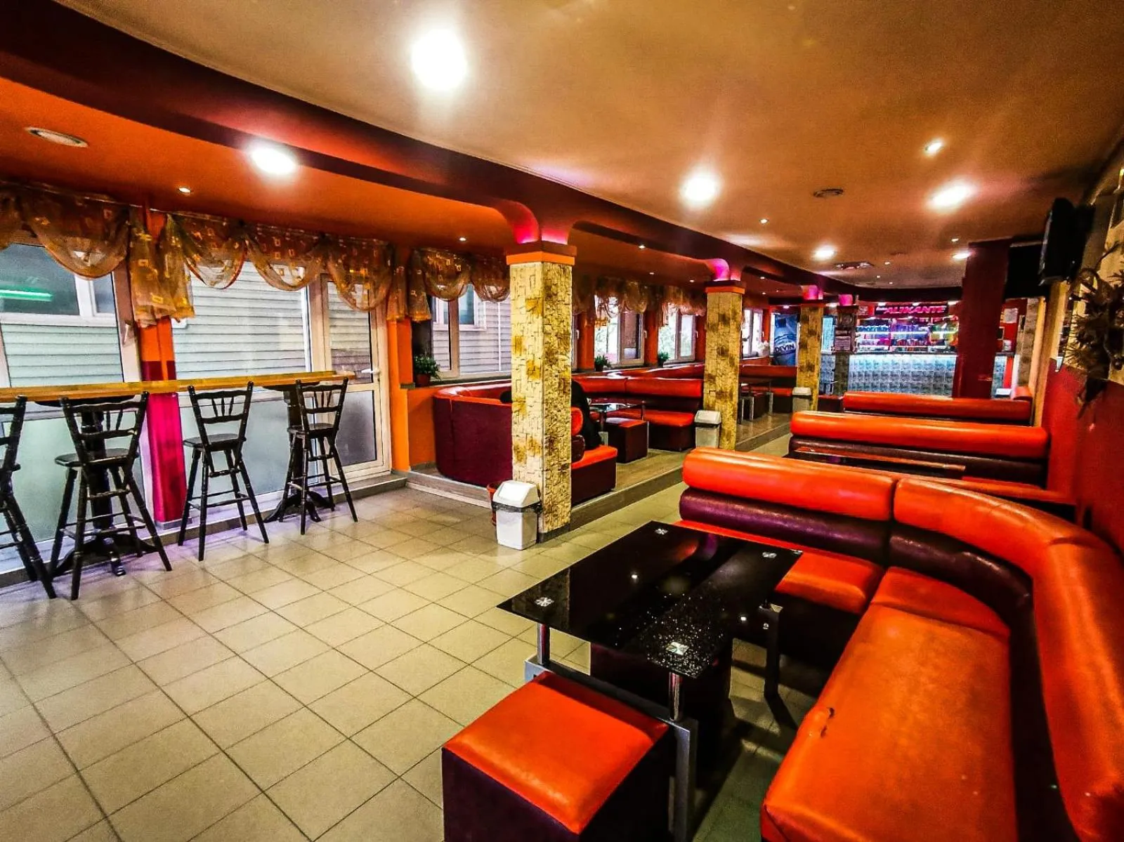 Lounge or bar in Hotel Alikante