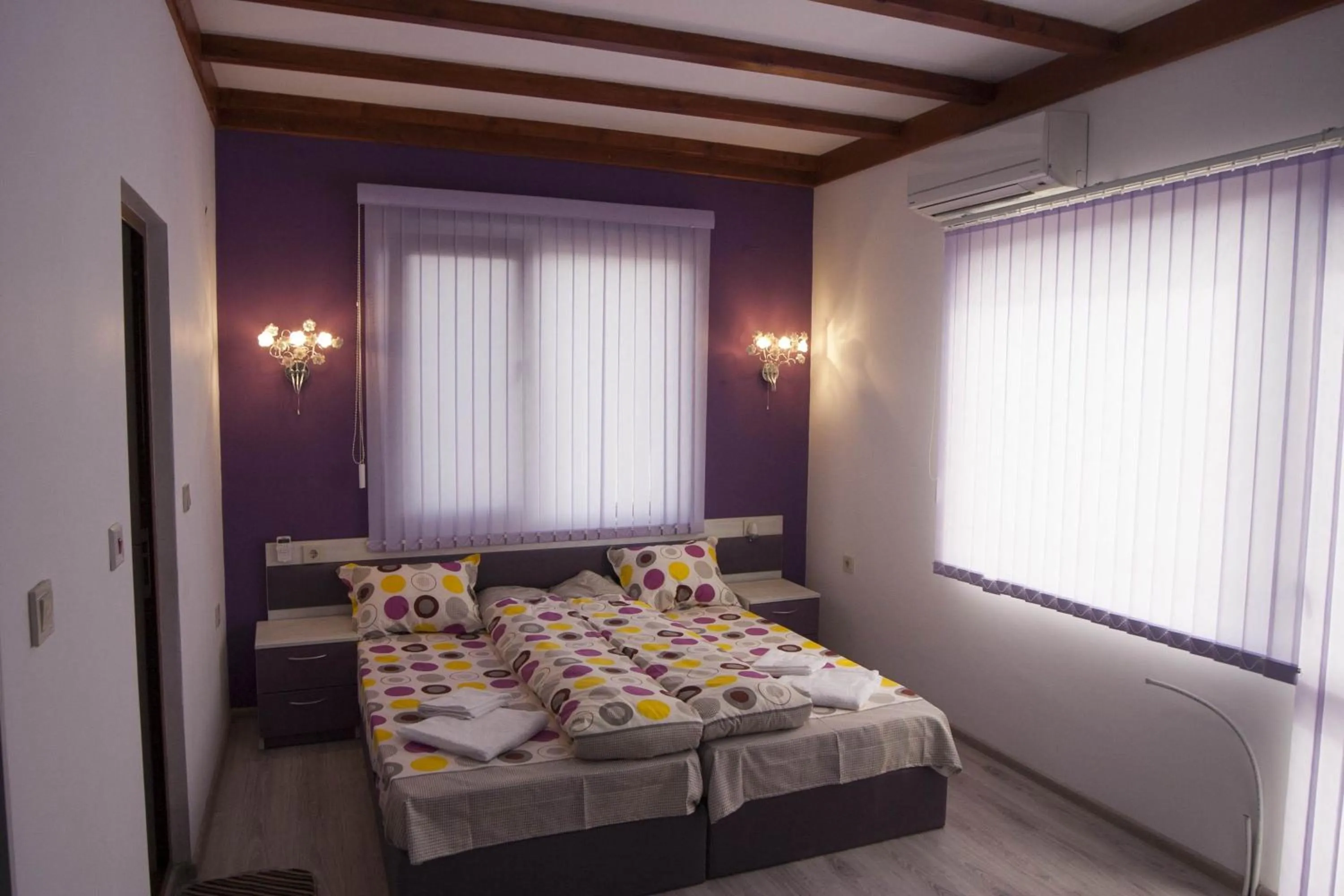 Photo of the whole room, Bed in Hotel Alikante