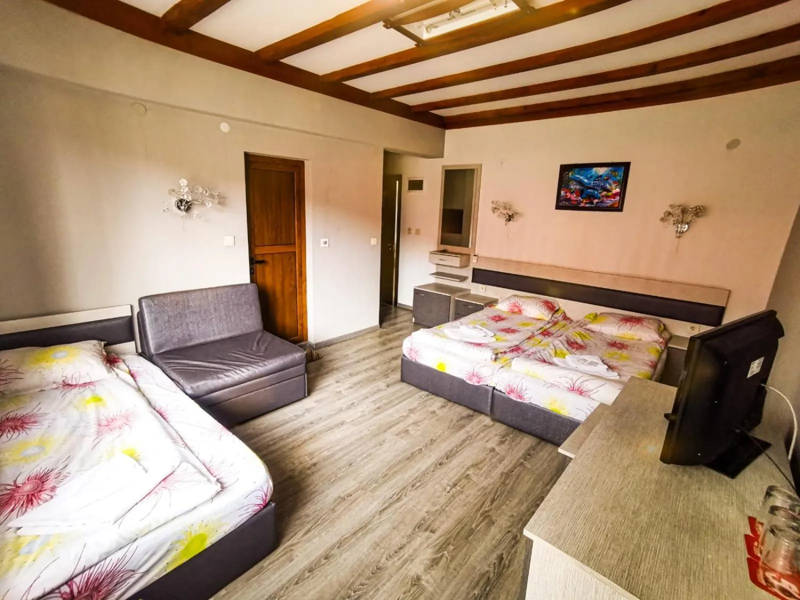 Photo of the whole room, Bed in Hotel Alikante