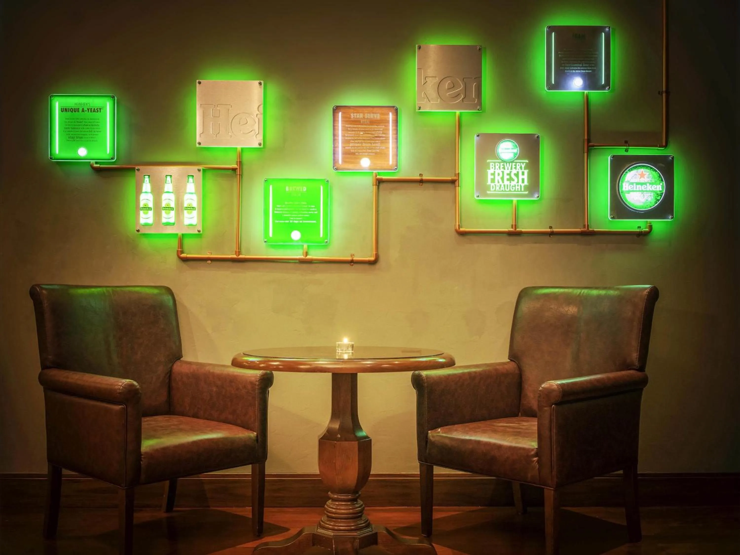 Lounge or bar in Sofitel Dubai Jumeirah Beach