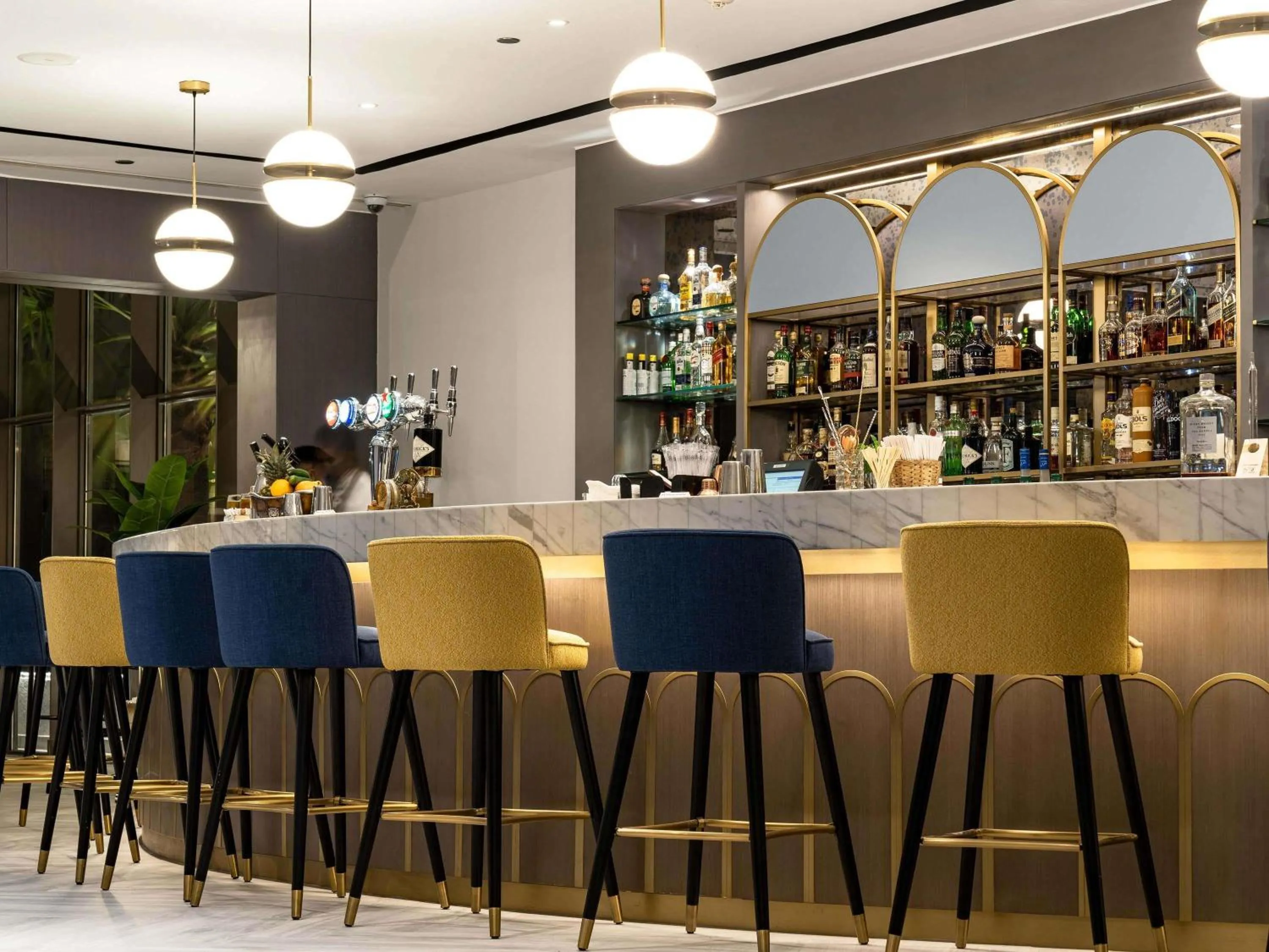 Lounge or bar in Sofitel Dubai Jumeirah Beach