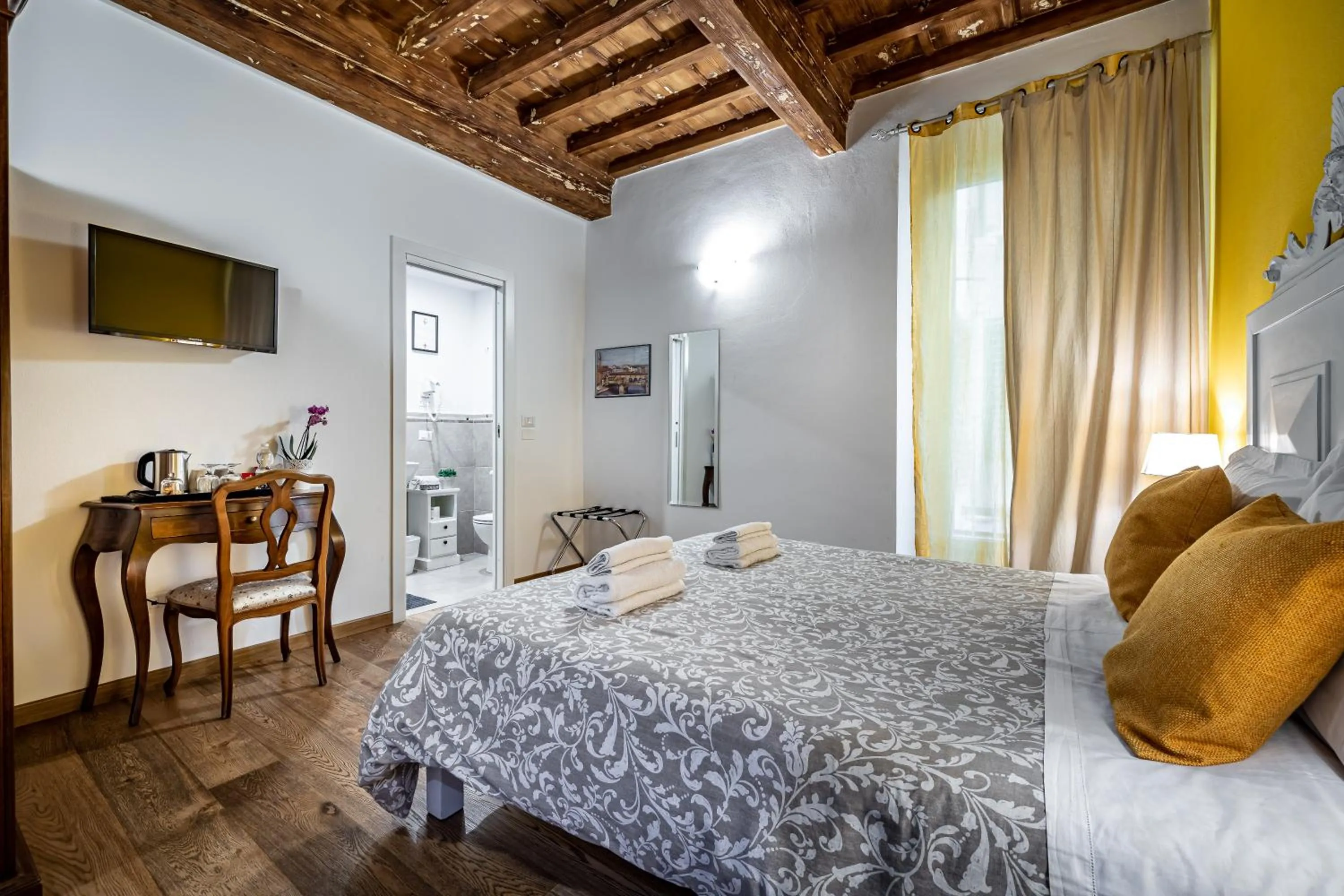 Photo of the whole room, Bed in La Stella d'Oro B&B