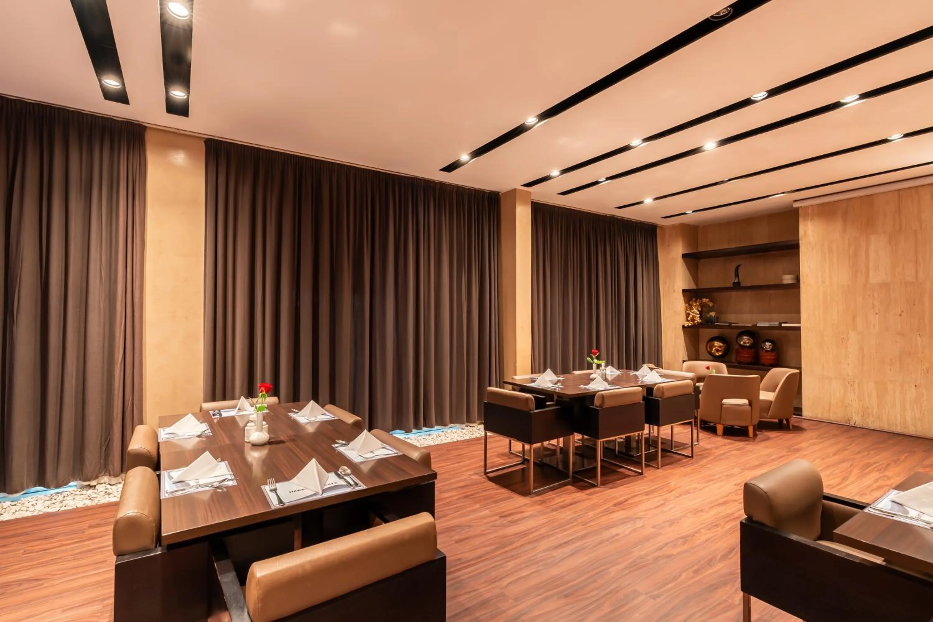 Restaurant/places to eat in Sea View Hotel Dubai