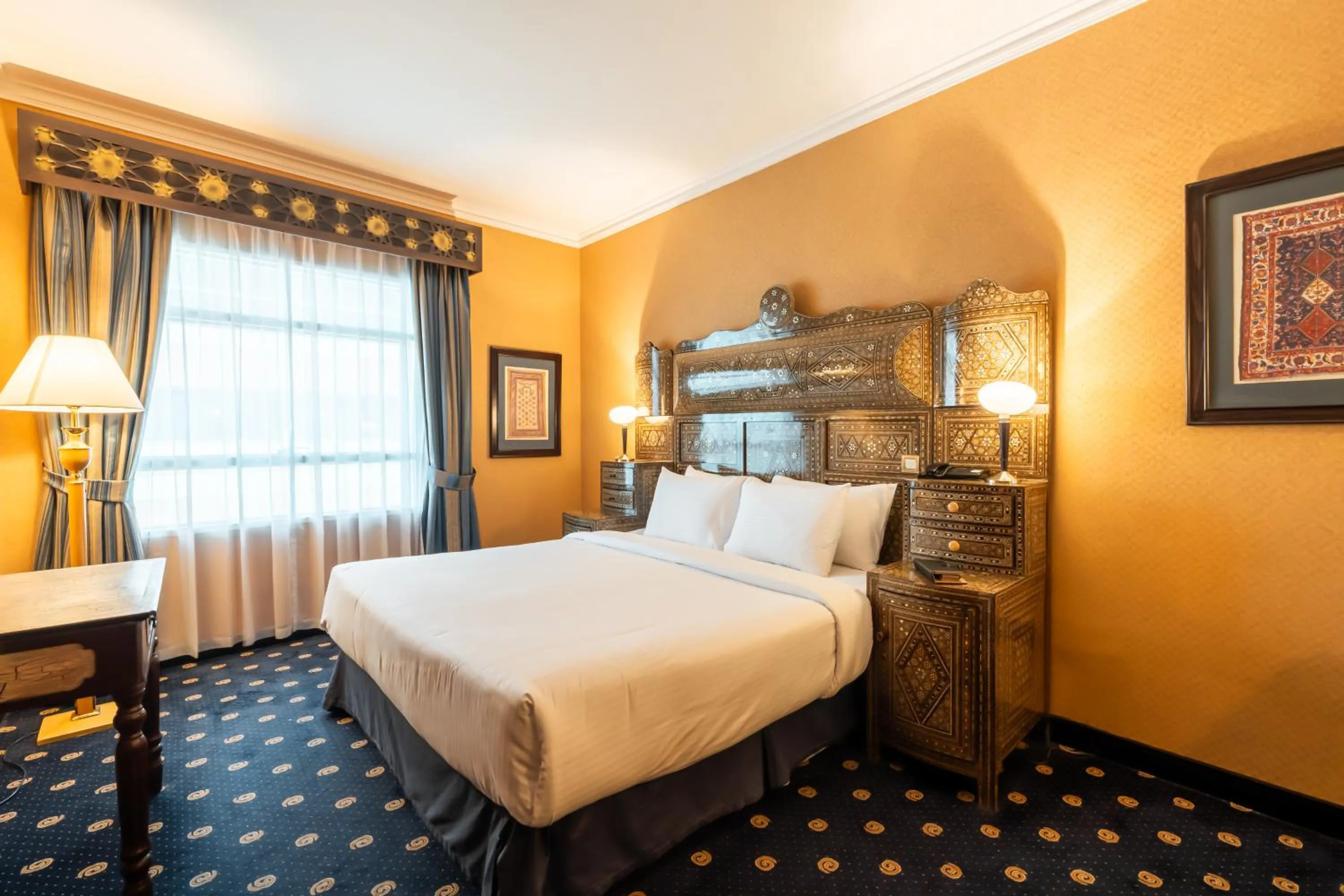 Bed in Sea View Hotel Dubai