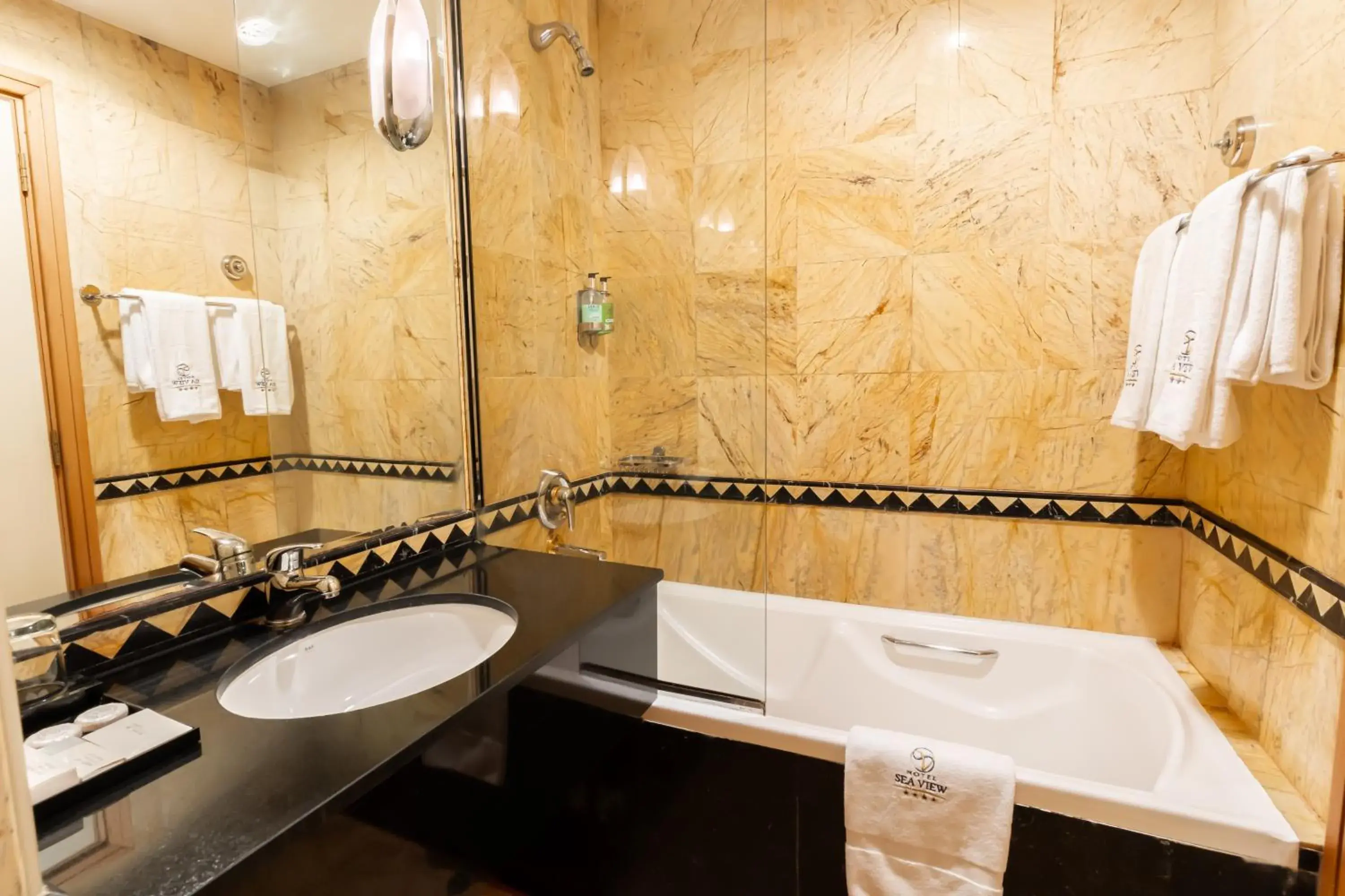 Deluxe Room in Sea View Hotel Dubai Deluxe Room in Sea View Hotel Dubai