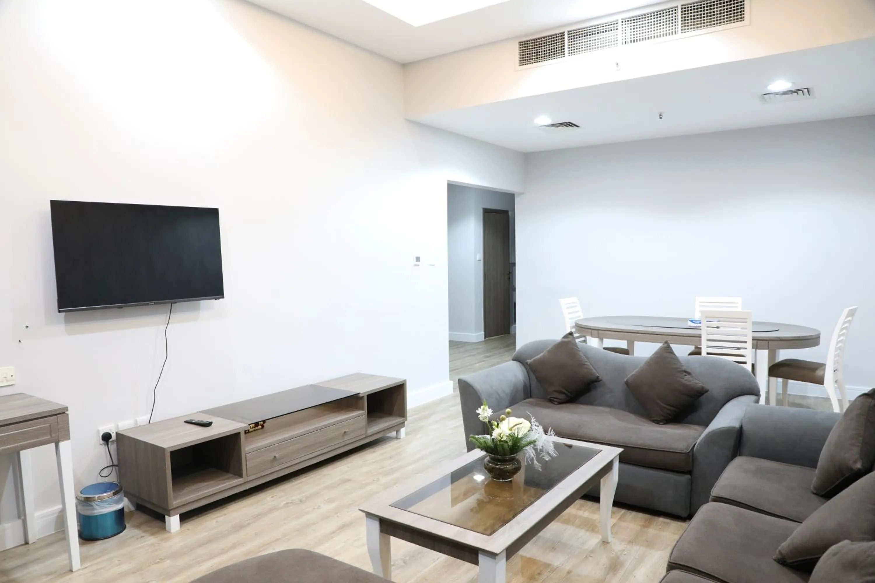 TV and multimedia in Wescott Plaza Hotel Apartments LLC Formerly West Zone Plaza Hotel Apts