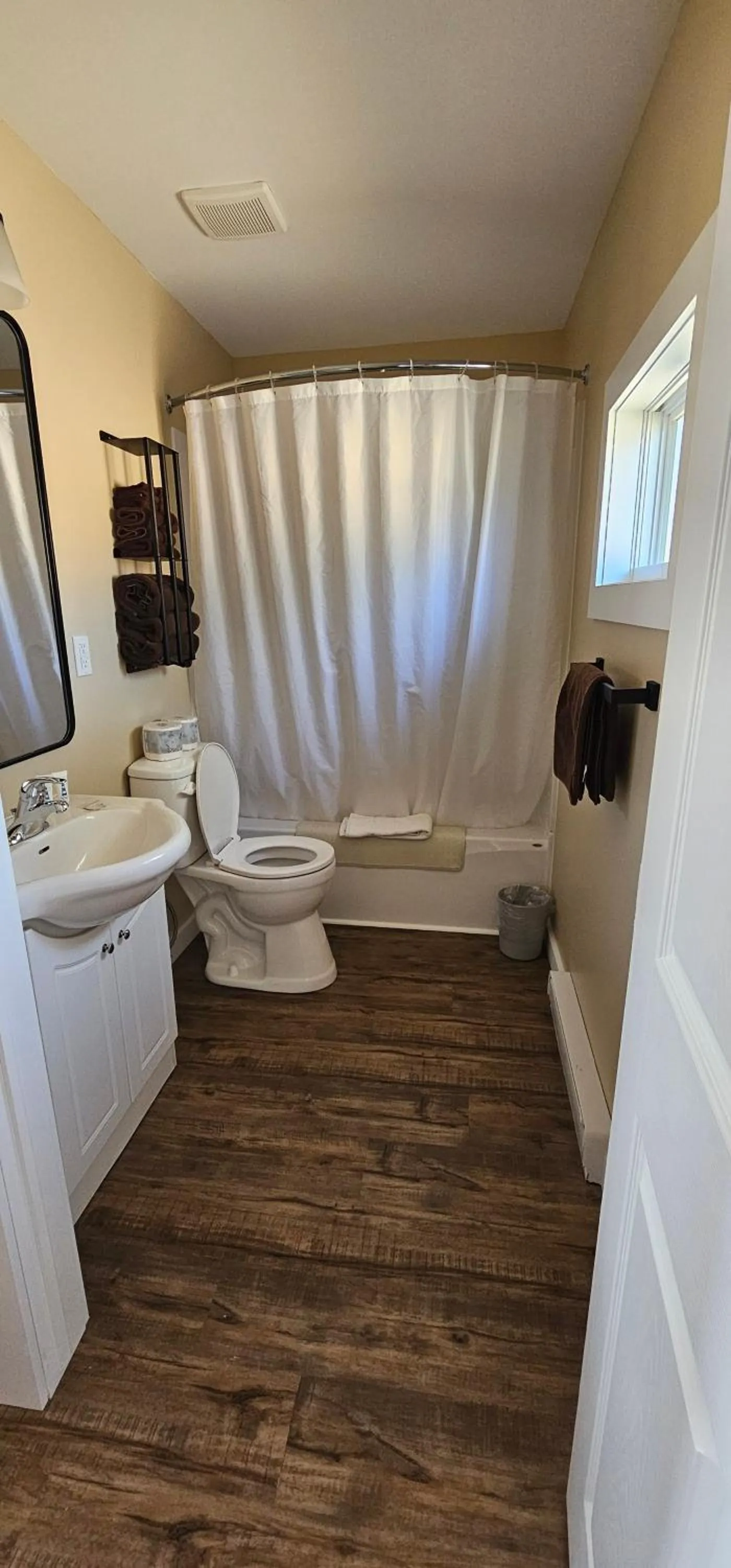 Bathroom in Fair Isle Motel & The Nest