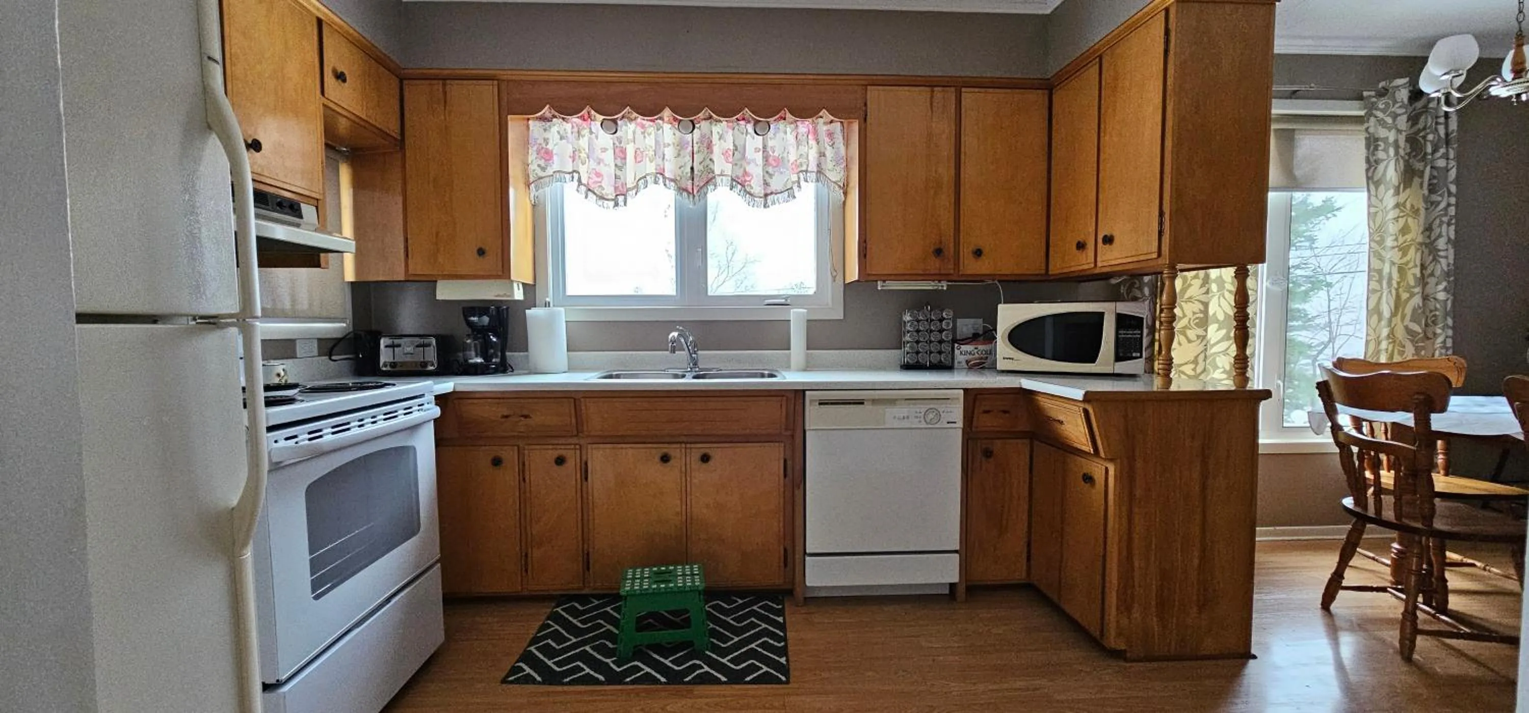 Coffee/tea facilities in Fair Isle Motel & The Nest