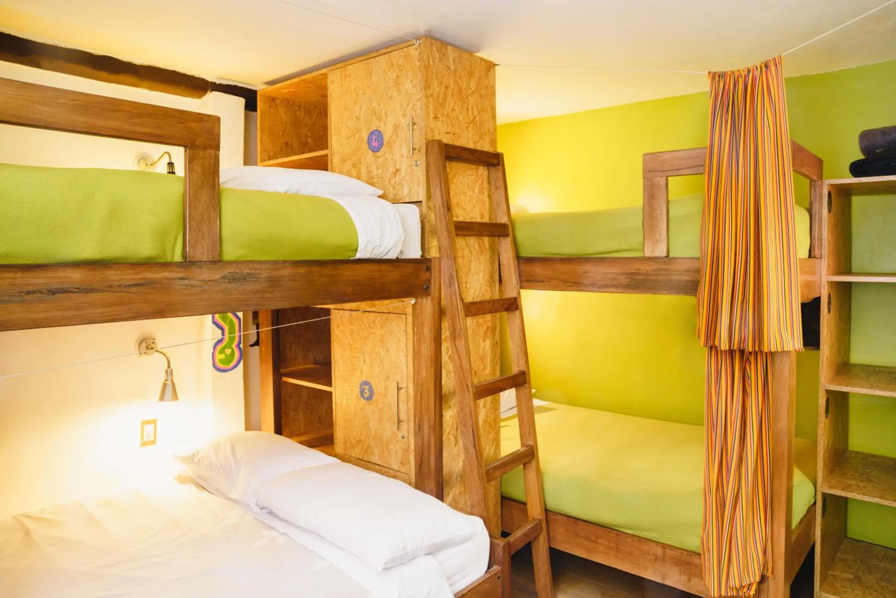 Bed in 5-Bed Mixed Dormitory Room in Backpacker La Bo'M Bed in 5-Bed Mixed Dormitory Room in Backpacker La Bo'M