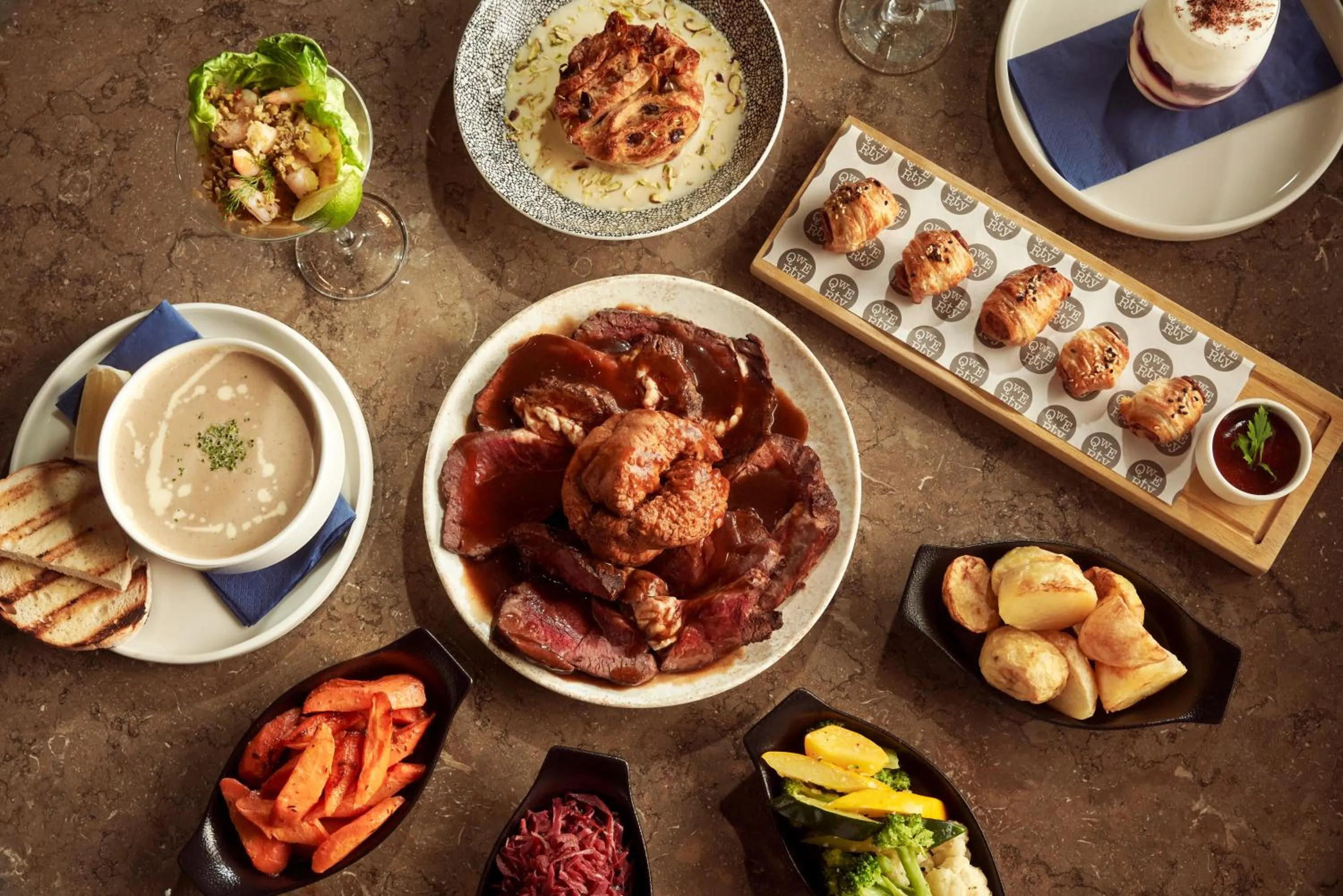 Restaurant/places to eat in Media One Hotel