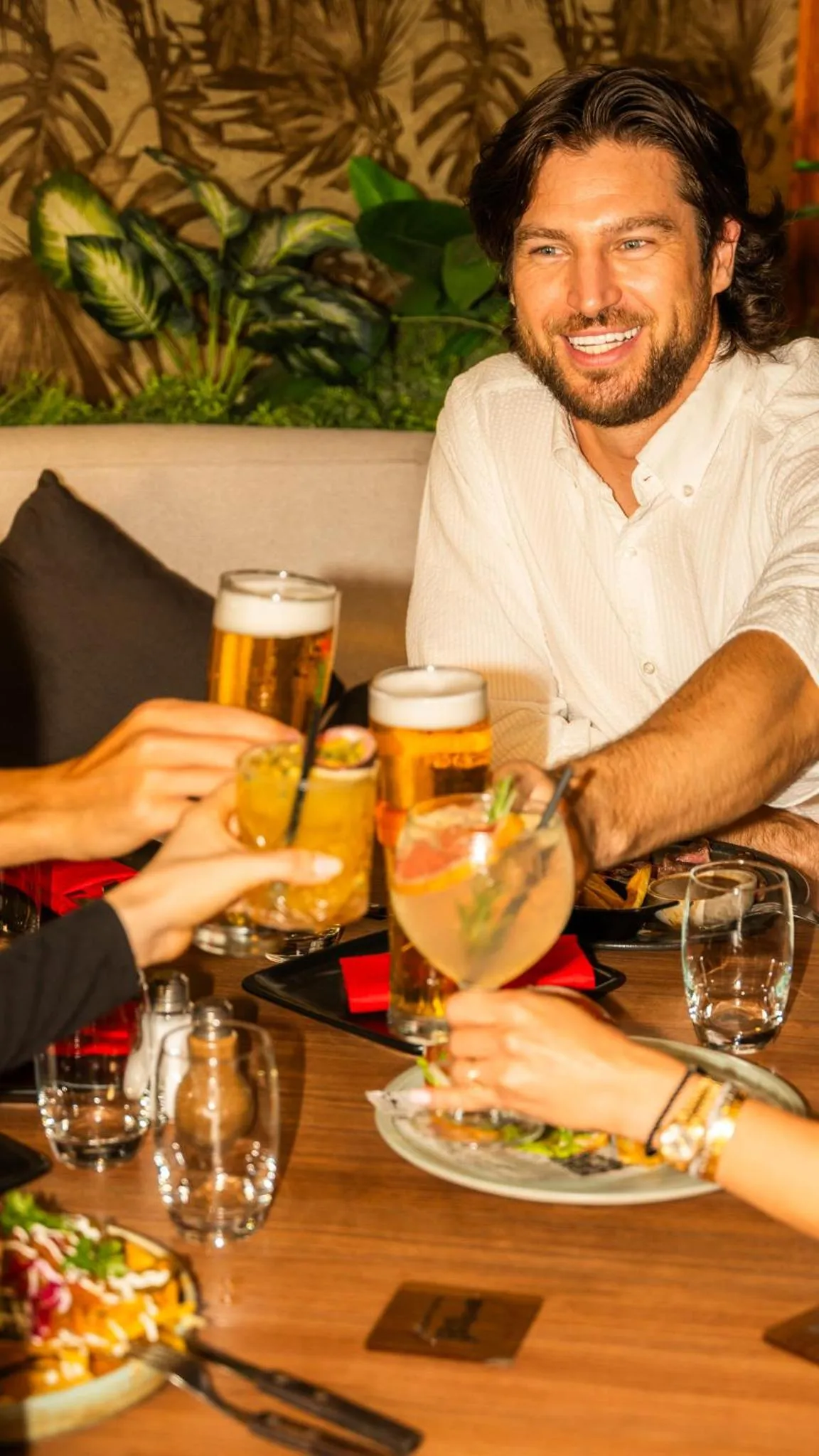 Food and drinks in Media One Hotel