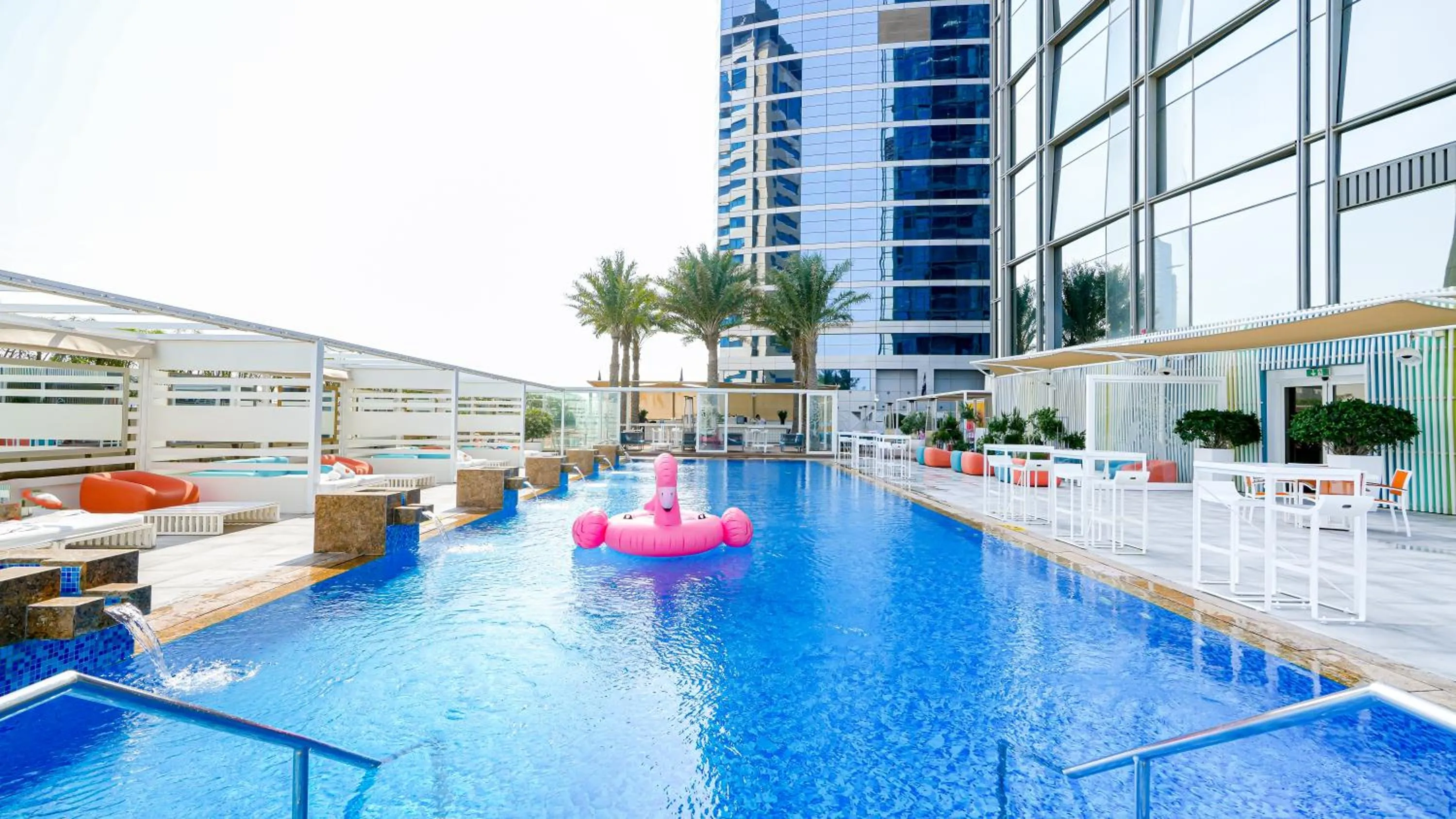 Restaurant/places to eat in Media One Hotel