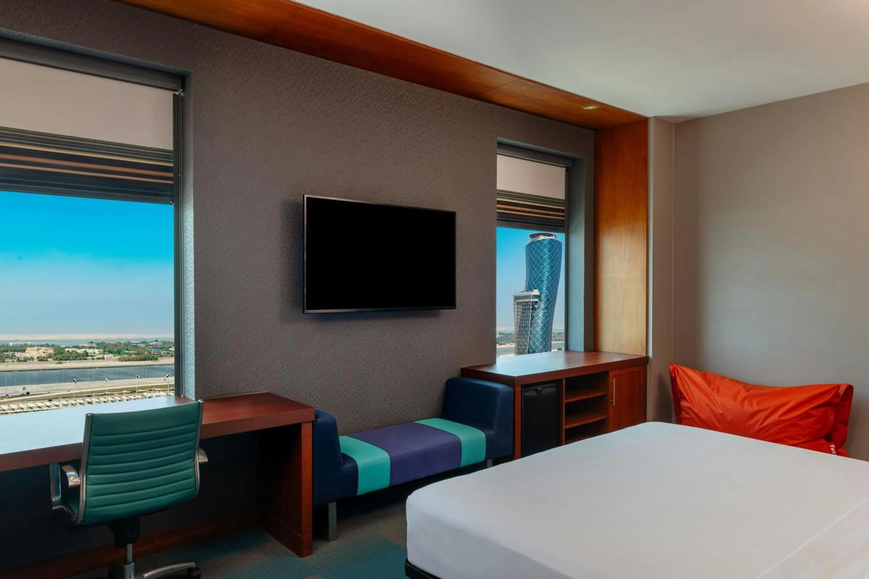 Photo of the whole room, Bed in Aloft Abu Dhabi