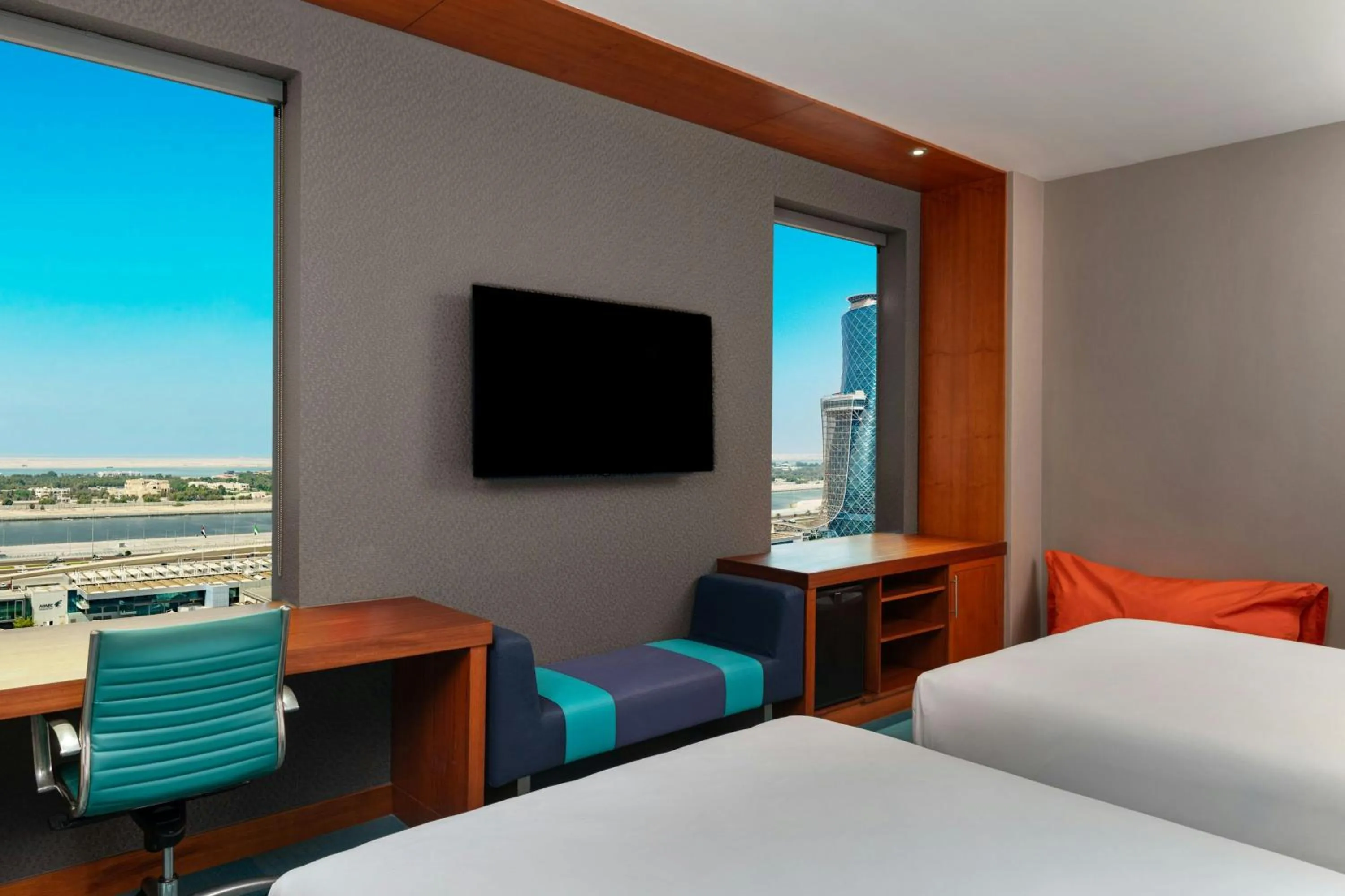 Photo of the whole room, Bed in Aloft Abu Dhabi