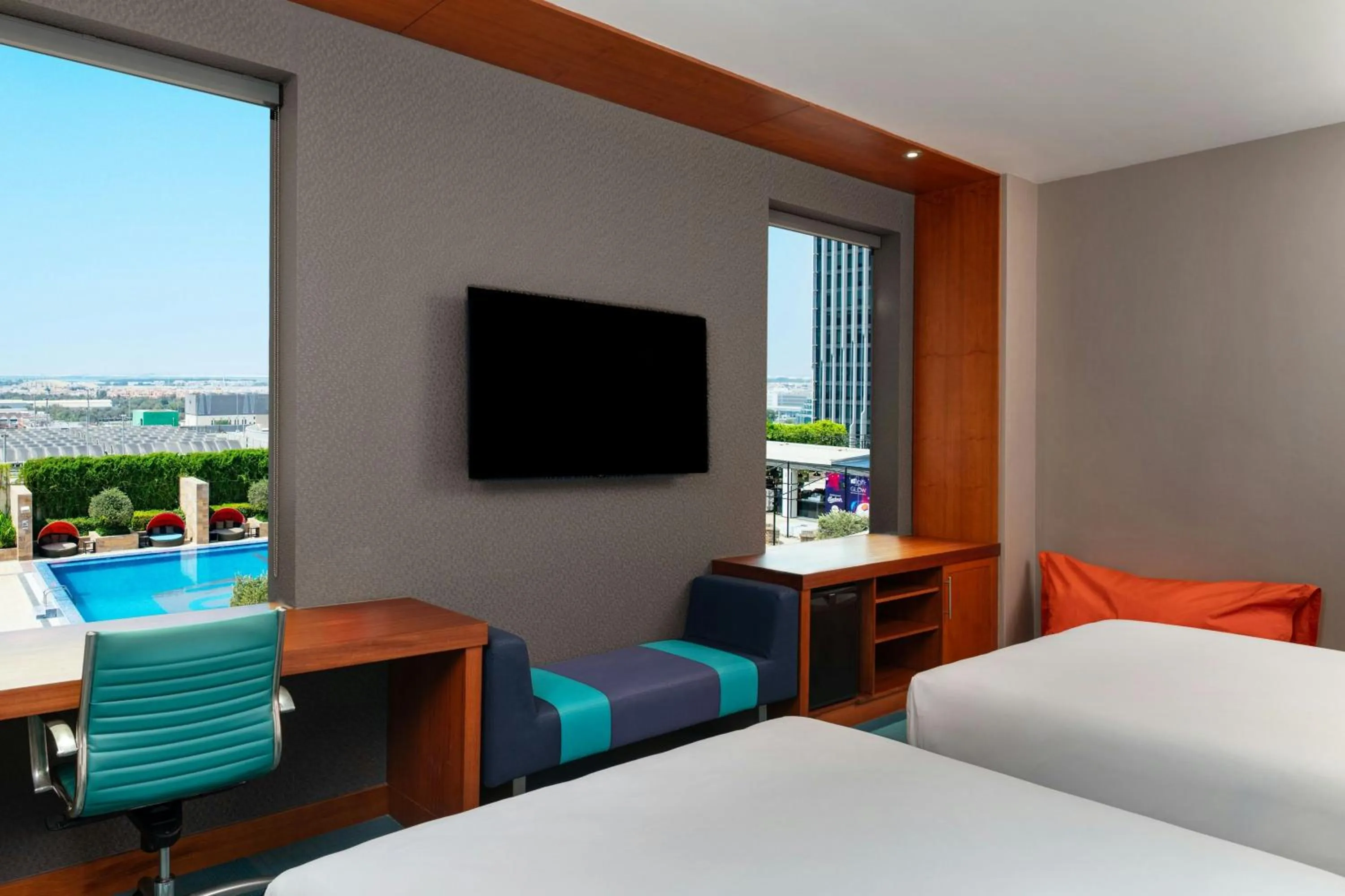 Photo of the whole room, Bed in Aloft Abu Dhabi