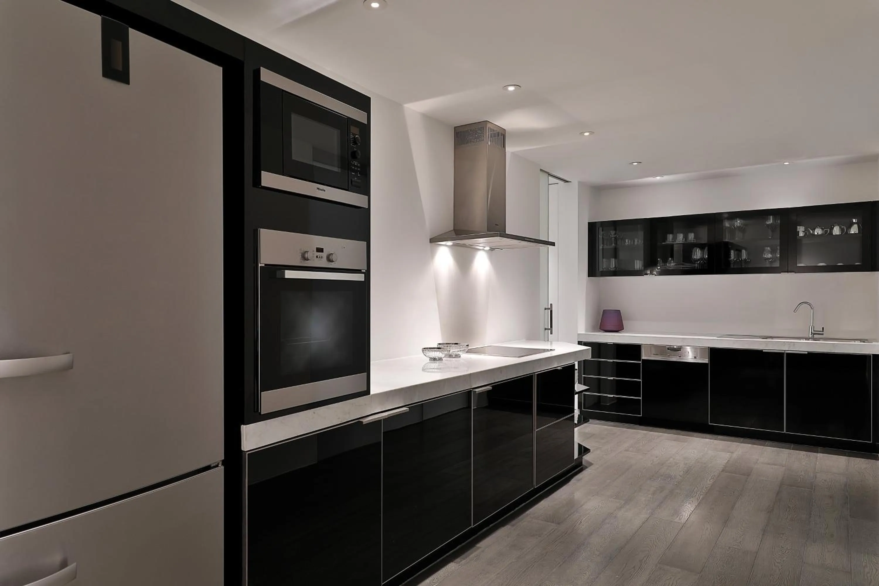 Kitchen or kitchenette in W Abu Dhabi - Yas Island